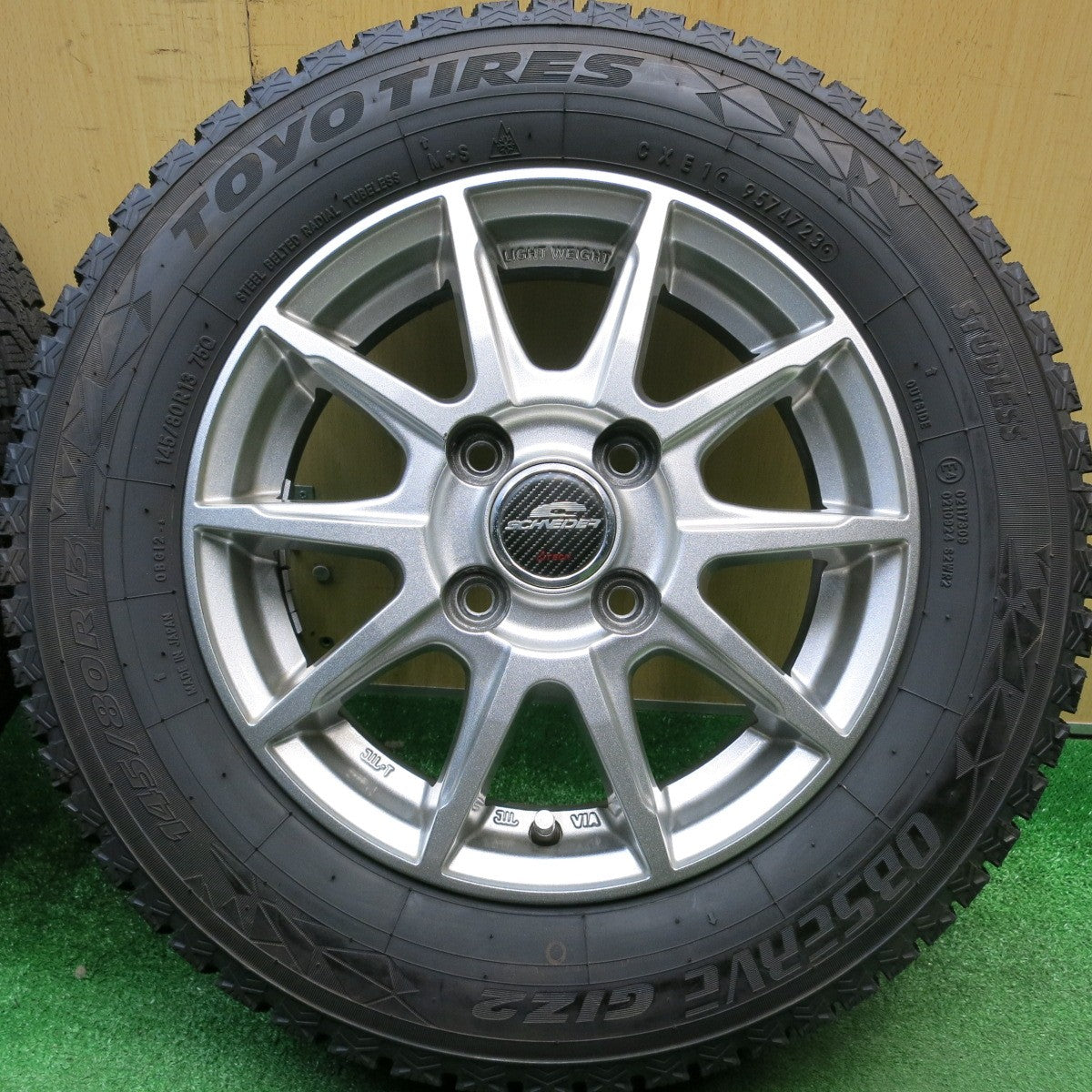 バリ溝！23年！ほぼ10分★スタッドレス 145/80R13 トーヨー オブザーブ GIZ2 SCHNEIDER シュナイダー 13インチ PCD100/4H★5121306HAス