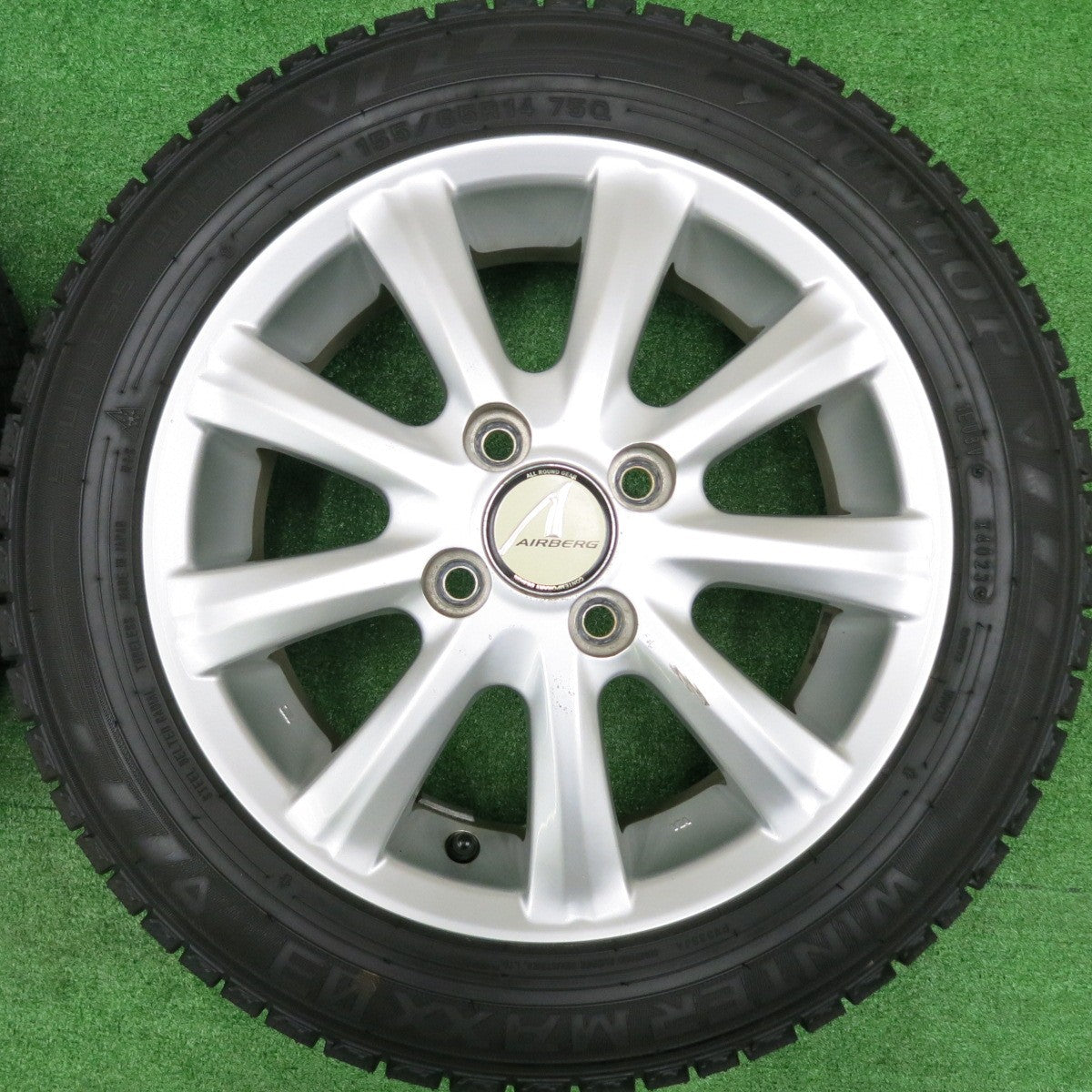 [送料無料] バリ溝！23年！ほぼ10分★スタッドレス 155/65R14 ダンロップ ウインターマックス03 AIRBERG エアベルグ 14インチ PCD100/4H★4092303HAス