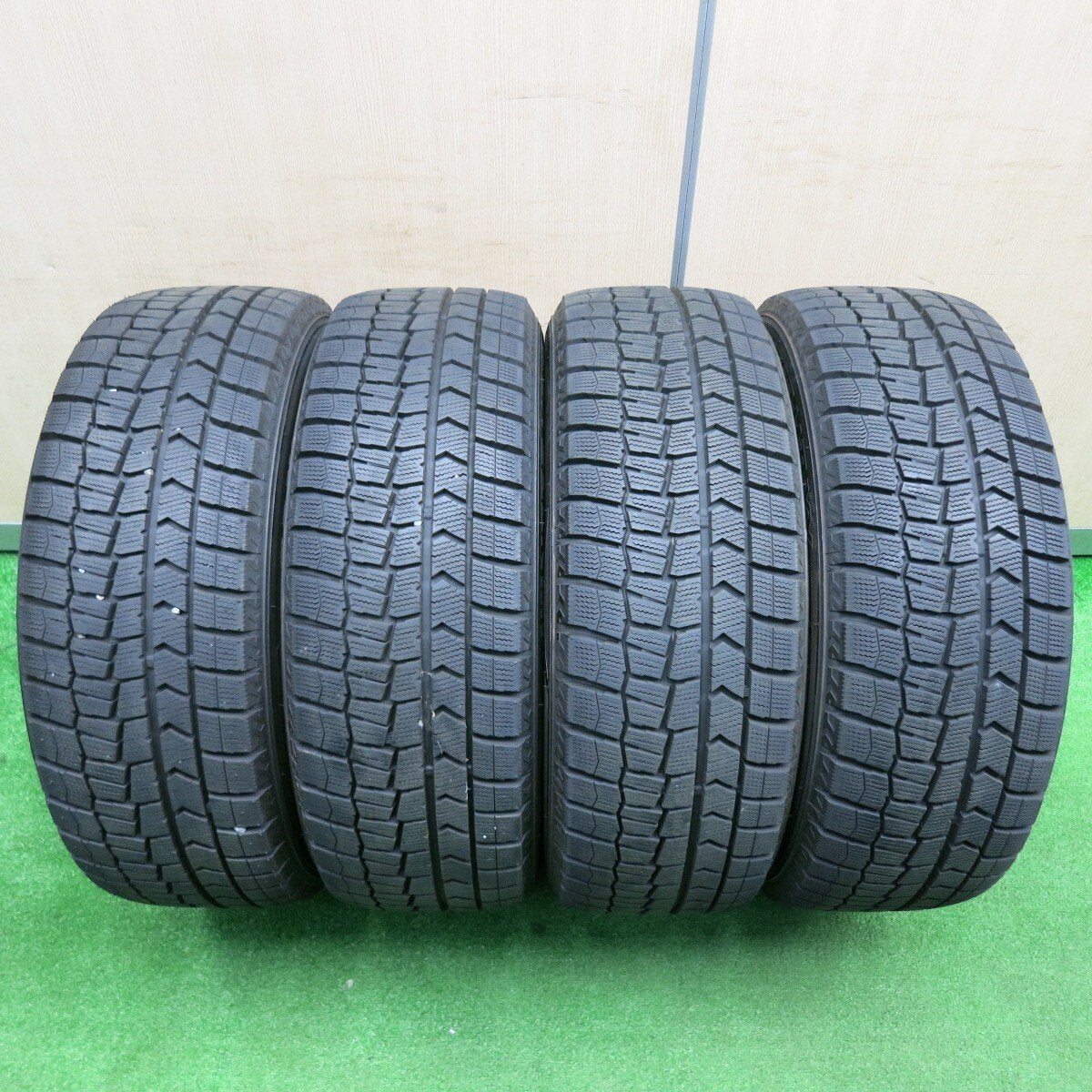 超バリ溝！21年！キレイ！9.5分以上★Lehrmeister 215/55R17 スタッドレス ダンロップ ウインターマックス WM02 17インチ レアマイスター PCD114.3/5H★4120603TNス