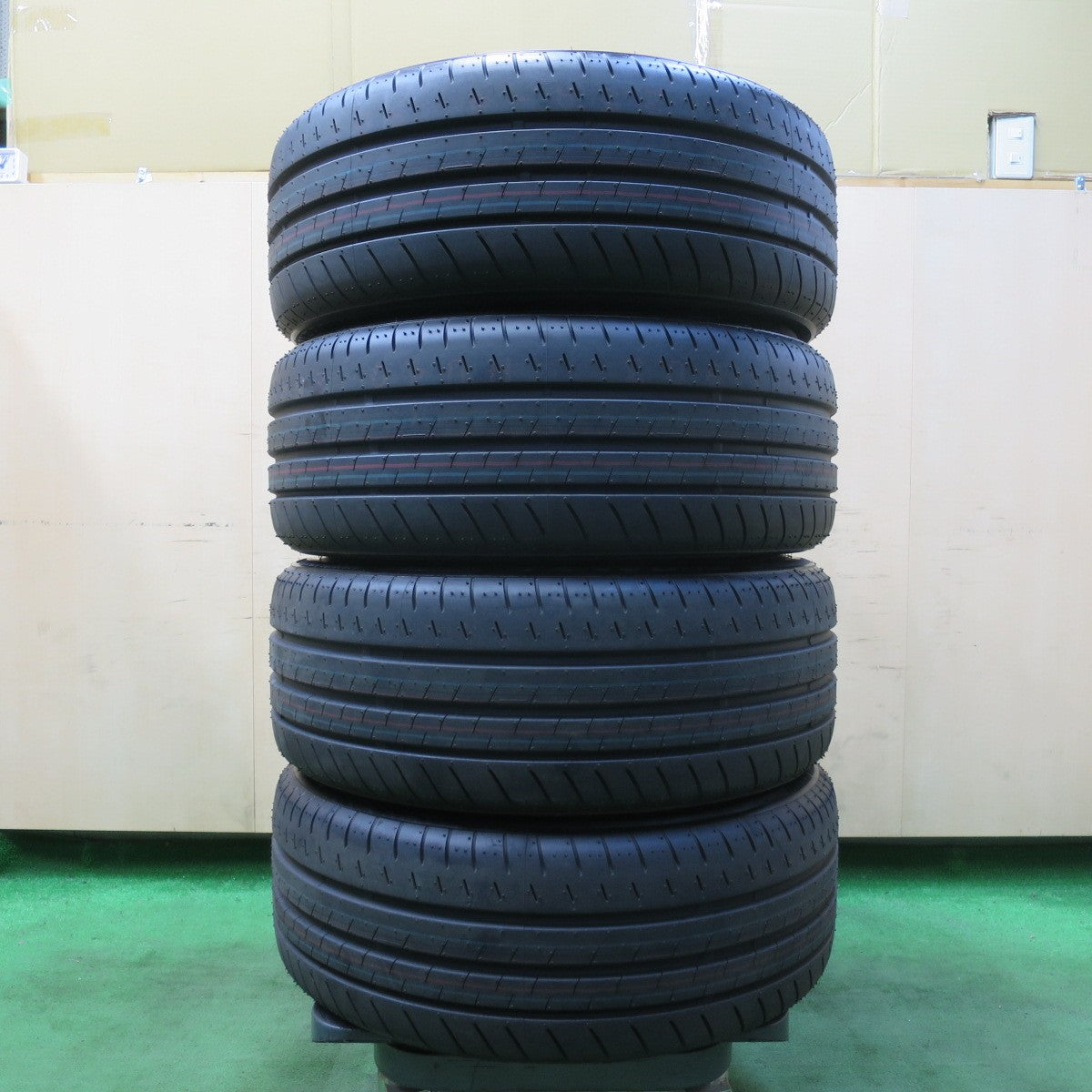 [送料無料] 新車外し！24年★215/45R17 ブリヂストン トランザ T002 タイヤ 17インチ カローラ ツーリング プリウス 86 BRZ 等★5031202イノタ