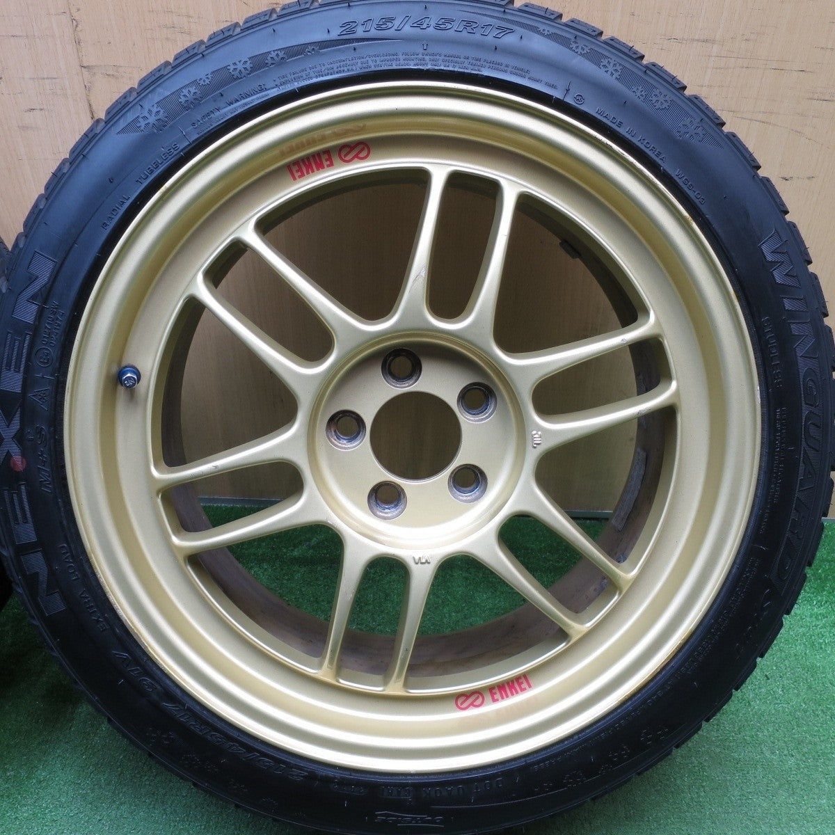 バリ溝！9.5分★GR86 BRZ 等 215/45R17 スタッドレス ネクセン WINGUARD Sport ENKEI RPF1 エンケイ 17インチ PCD100/5H★5030512Hス