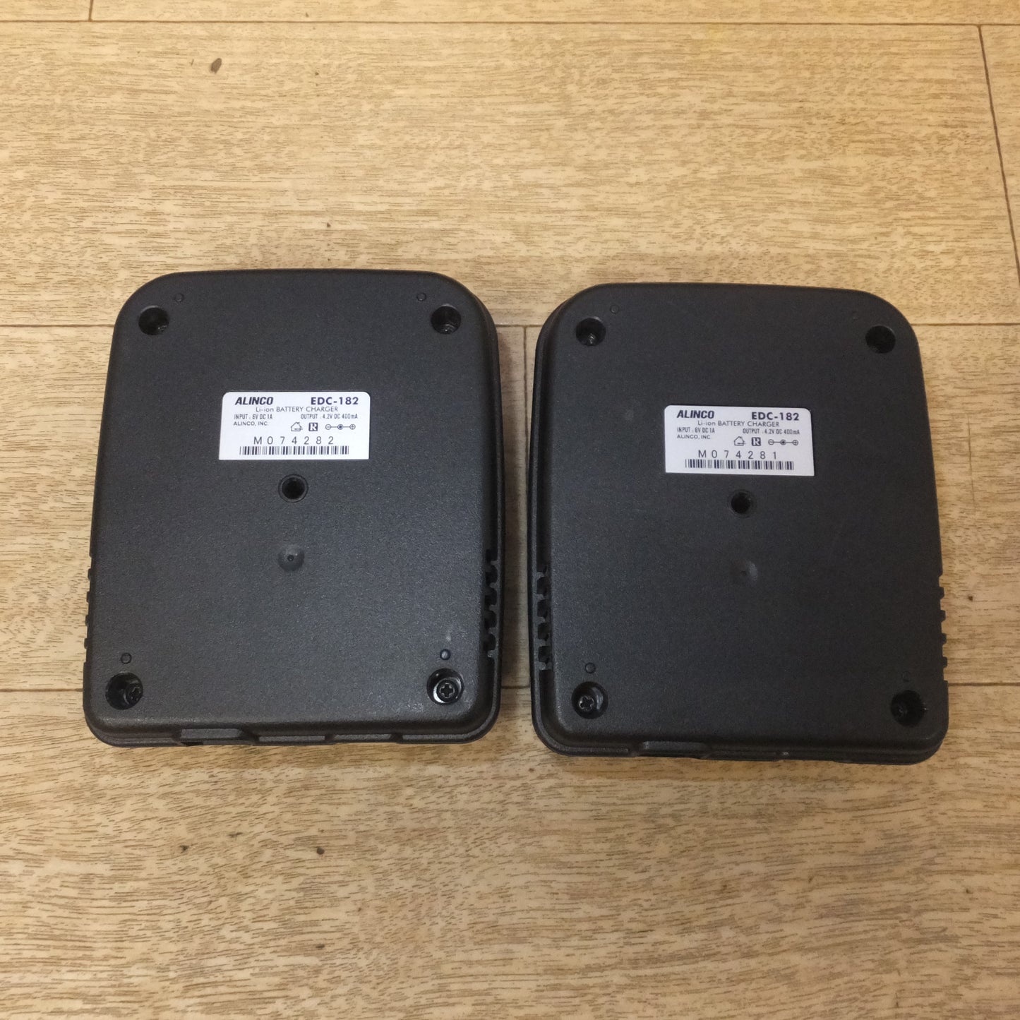 [送料無料] 現状品★アルインコ ALINCO 20ch 防沫型 特定小電力トランシーバー DJ-CH271 2個　充電器 EDC-182 2個　他 各種パーツ　セット★