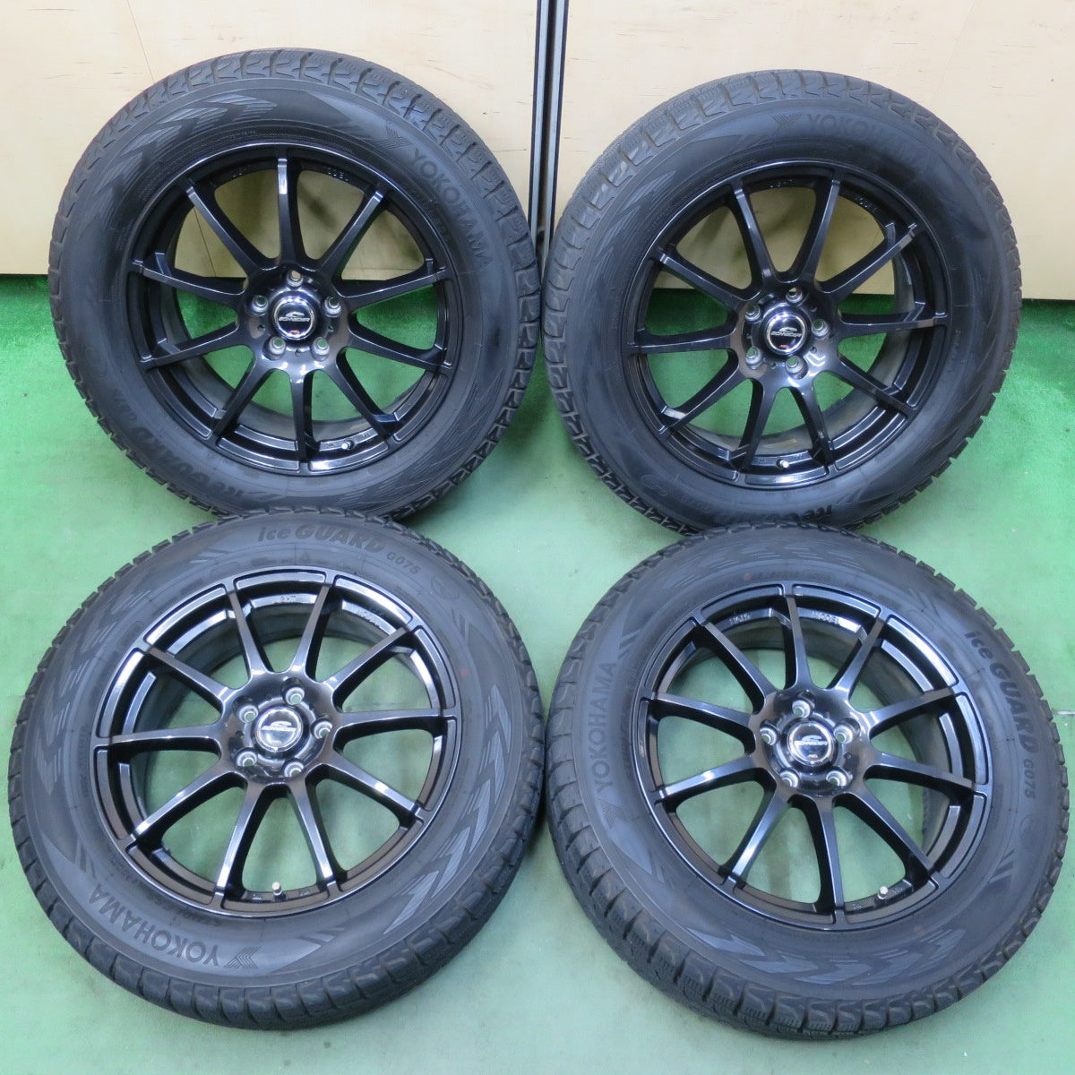 バリ溝！キレイ！9.5分★スタッドレス 235/60R18 ヨコハマ アイスガード G075 SCHNEIDER シュナイダー 18インチ PCD114.3/5H★5120908イス