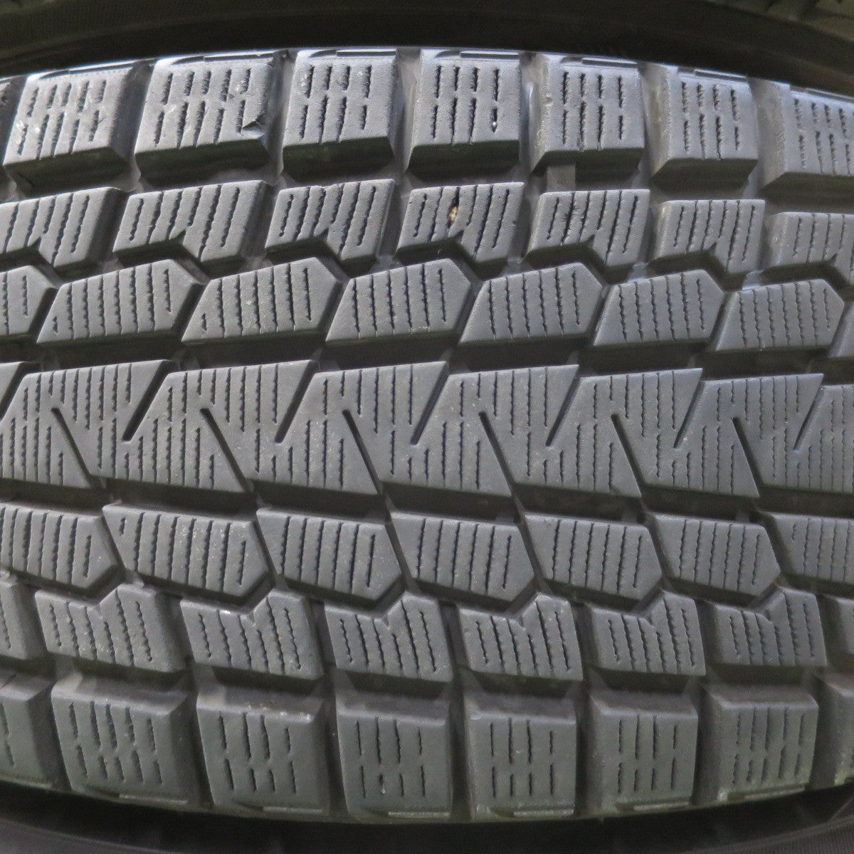 バリ溝！22年！キレイ！9.5分★STEINER AME 225/60R18 スタッドレス ヨコハマ アイスガード G075 シュタイナー 18インチ PCD114.3/5H★5061102イス