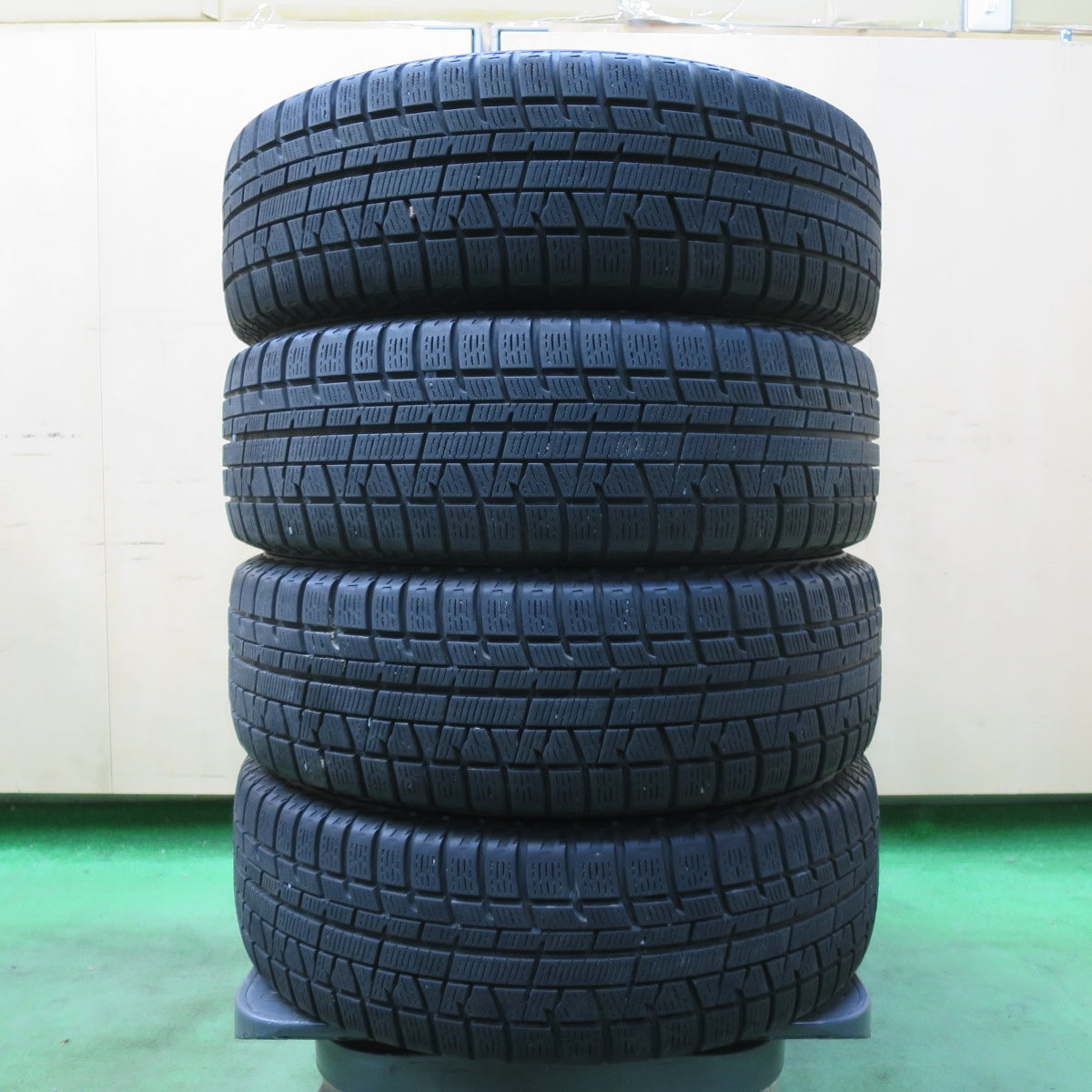 [送料無料] バリ溝！8.5分★スタッドレス 165/55R14 ヨコハマ アイスガード iG50 プラス VAGGIO 14インチ 軽自動車 ワゴンR ムーヴ 等 PCD100/4H★5033102イス