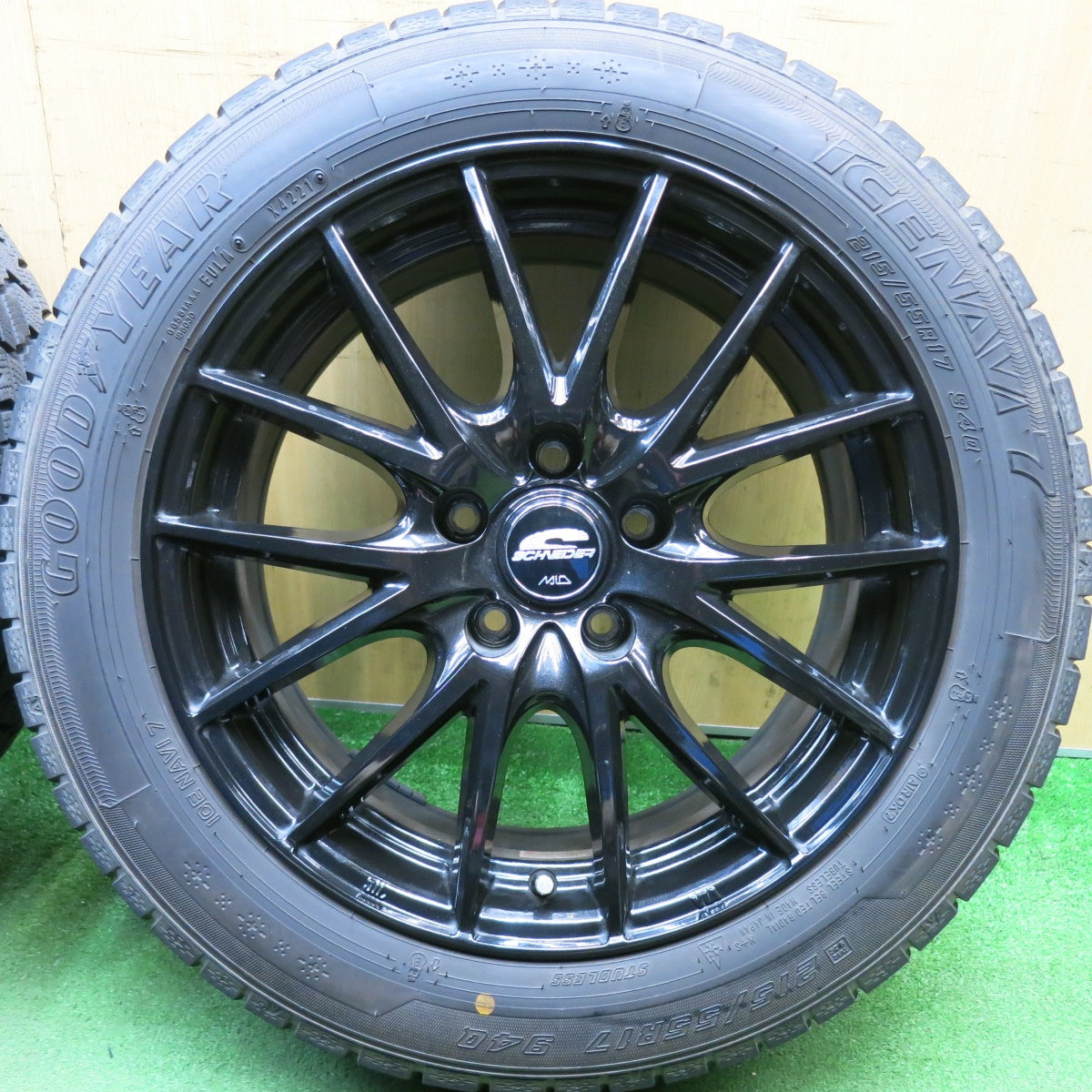 バリ溝！9.5分★スタッドレス 215/55R17 グッドイヤー アイスナビ7 SCHNEIDER MiD シュナイダー 17インチ PCD114.3/5H★6042605HAス