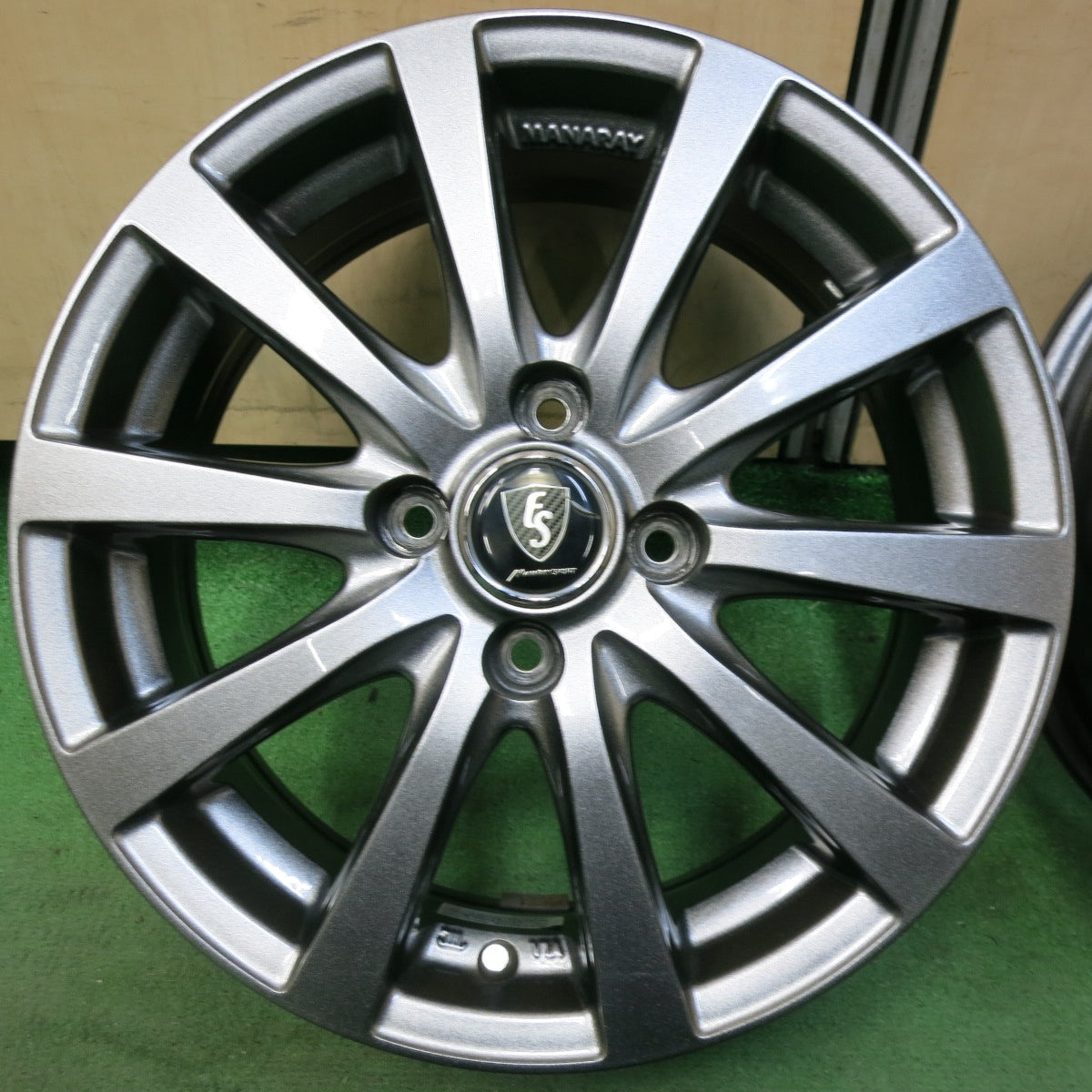マナレイスポーツ(MANARAY SPORT)自動車　ホイール Amazon | マナレイスポーツ(MANARAY SPORT) タイヤホイール ユーロ
