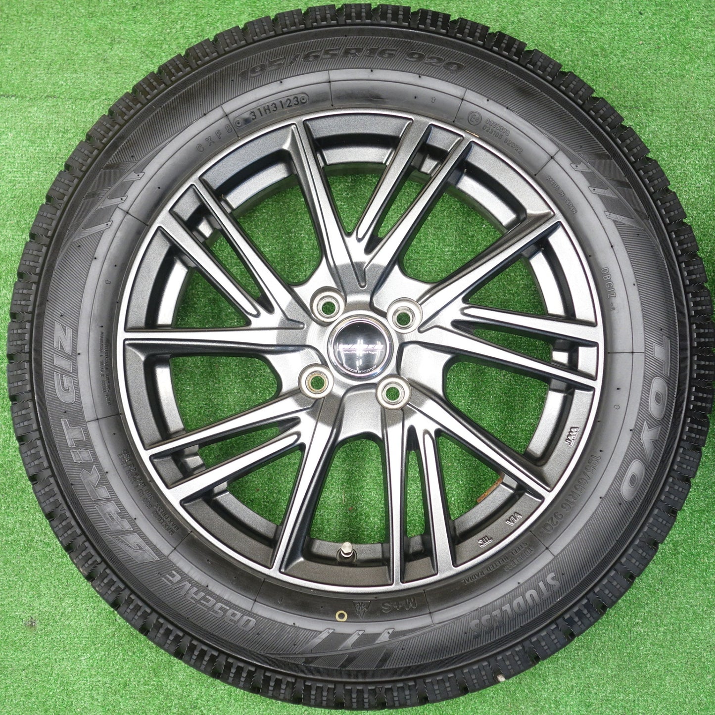 バリ溝！23年！キレイ！9.5分以上★スタッドレス 195/65R16 トーヨー オブザーブ ガリット GIZ WAREN ヴァーレン 16インチ PCD100/4H★5121102KTス