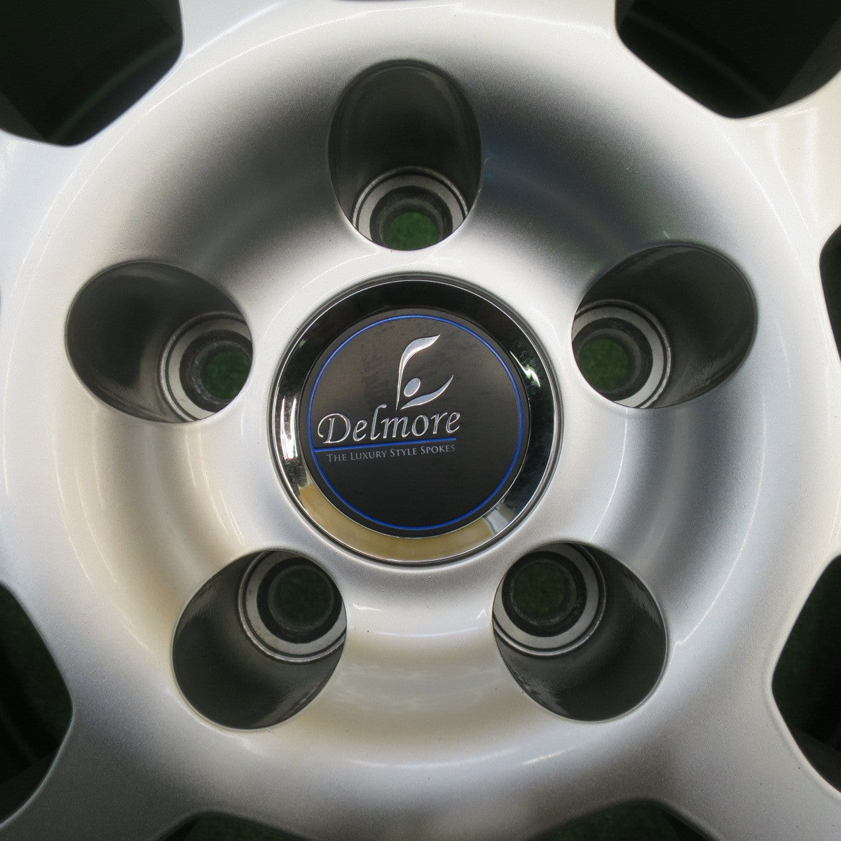 センサー付！バリ溝！23年！キレイ！9.5分★レクサス 等 235/45R18 スタッドレス ブリヂストン ブリザック VRX3 Delmore デルモア 18インチ PCD114.3/5H★5111314NJス