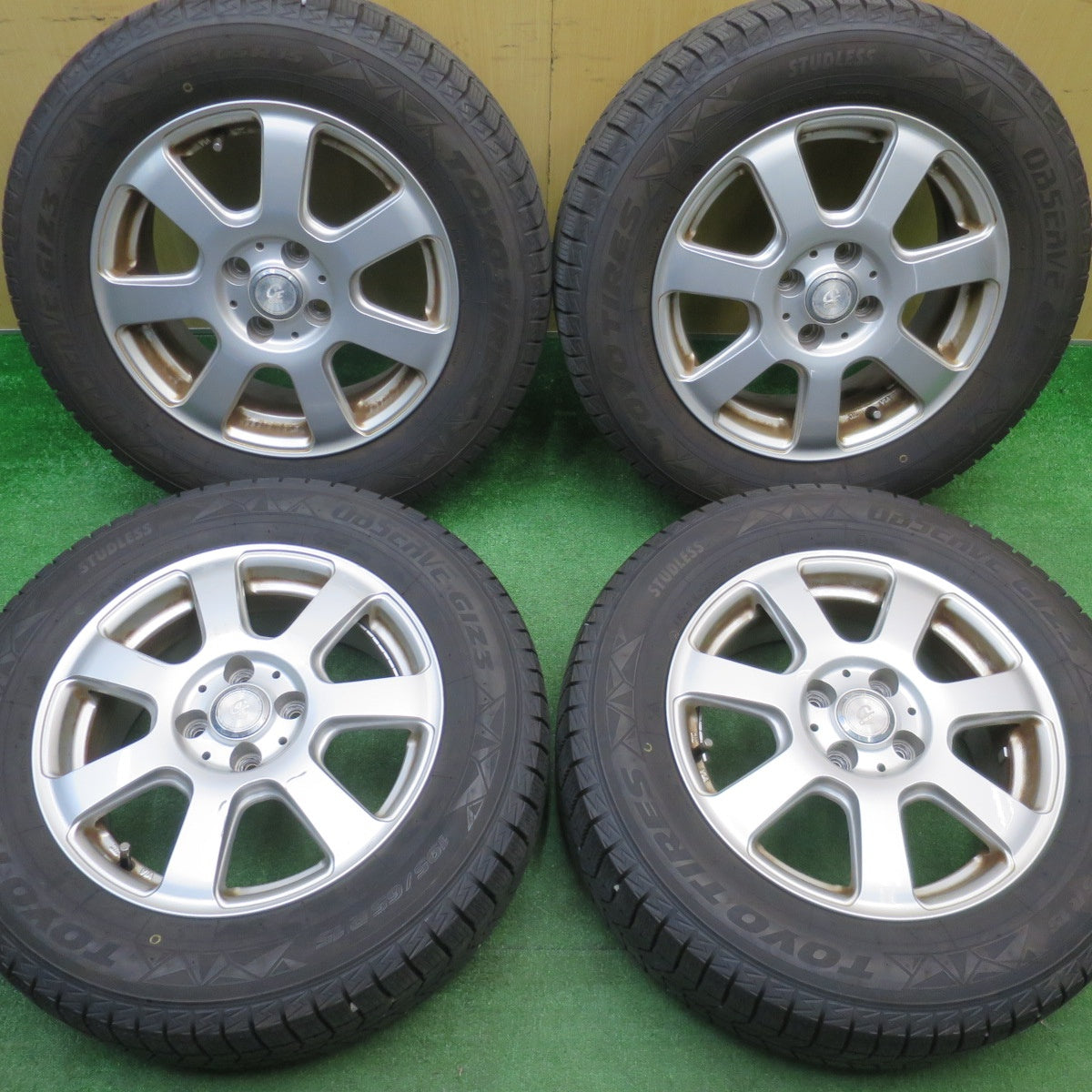 バリ溝！24年！9.5分以上★スタッドレス 195/65R15 トーヨー オブザーブ GIZ3 Grave グレイブ 15インチ PCD100/4H★5120411NJス