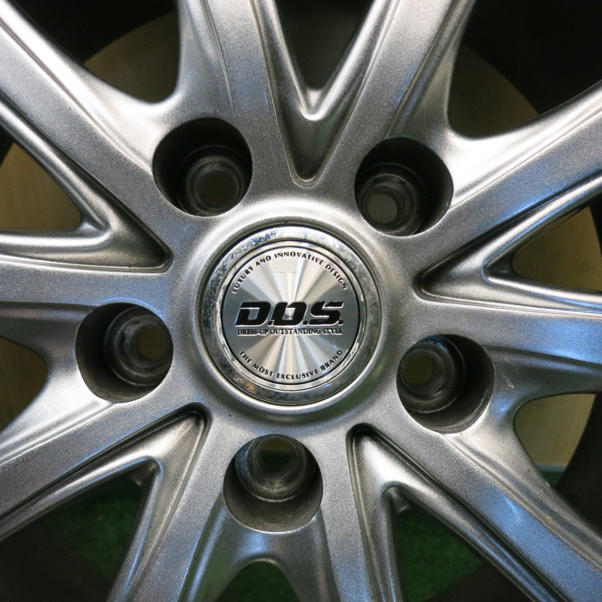 バリ溝！キレイ！9.5分以上◎スタッドレス 225/60R17 グッドイヤー アイスナビ6 D.O.S. DOS 17インチ PCD114.3/5H◎6070204HAス