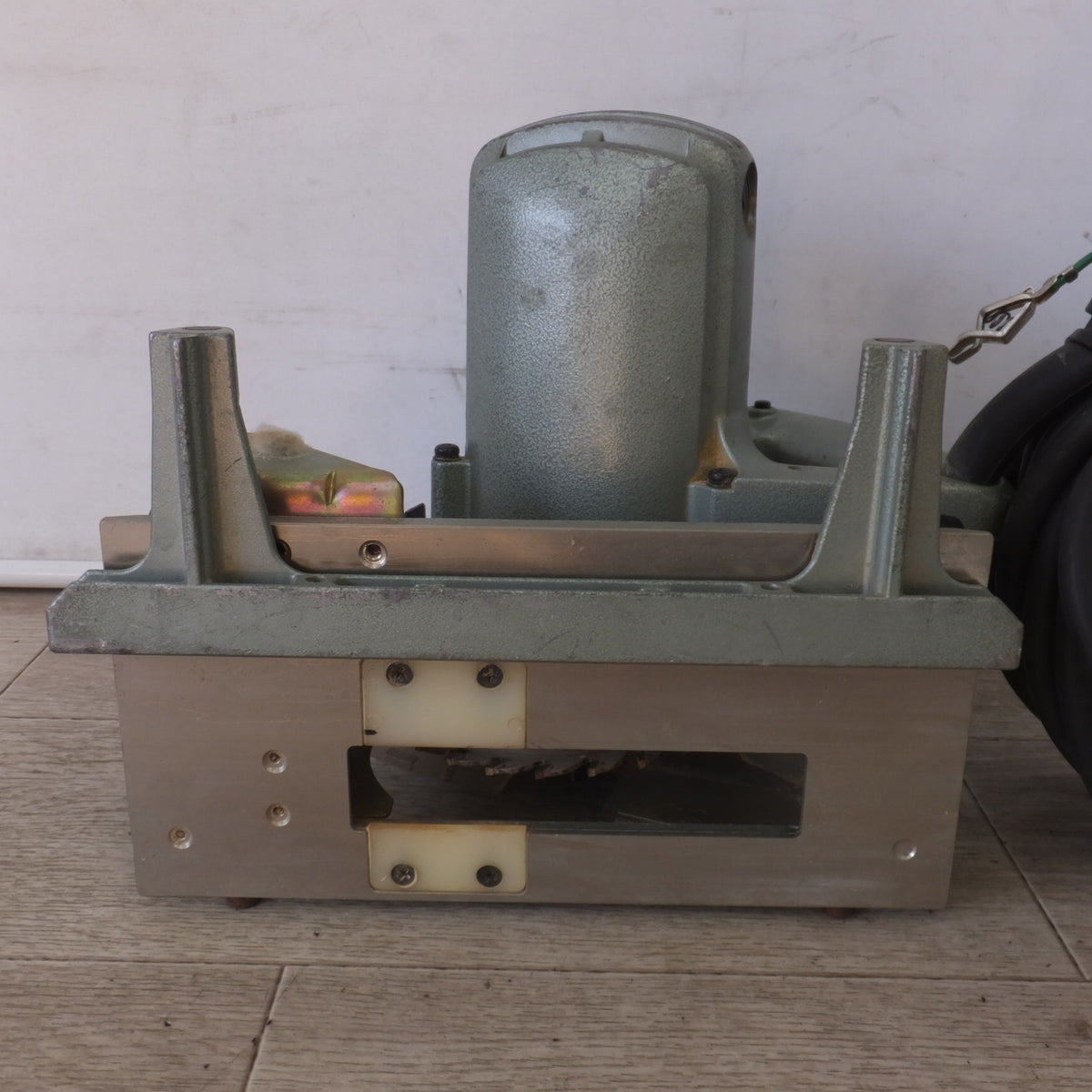 ★マキタ makita 小型ミゾキリ 3004A　刃径 120mm以下 刃幅 2.4～21mm　100V 12A 50-60Hz 1150W 8000/min.★