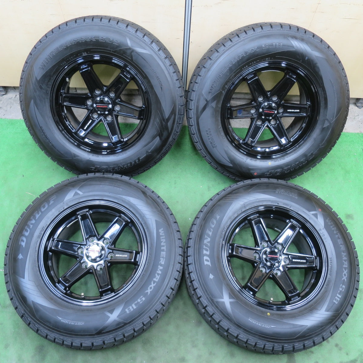 ほぼ未使用！24年！キレイ★KEELER TACTICS 265/70R17 スタッドレス ダンロップ ウインターマックス SJ8+ キーラー タクティクス 17インチ PCD139.7/6H★5111103イス