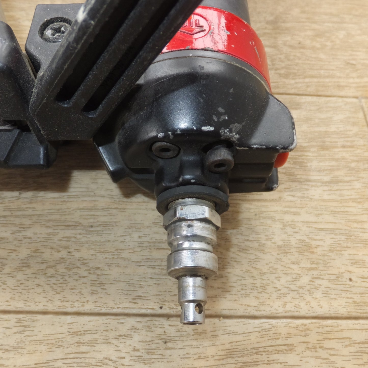 [送料無料] ★マキタ makita フロア用高圧ブラッド釘打 AF530H エアダスタ付　32～50mm★