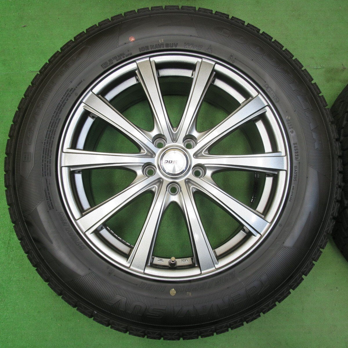 バリ溝！22年！キレイ！ほぼ10分★スタッドレス 235/65R18 グッドイヤー アイスナビ SUV D.O.S. DOS PCD114.3/5H★4112501イス