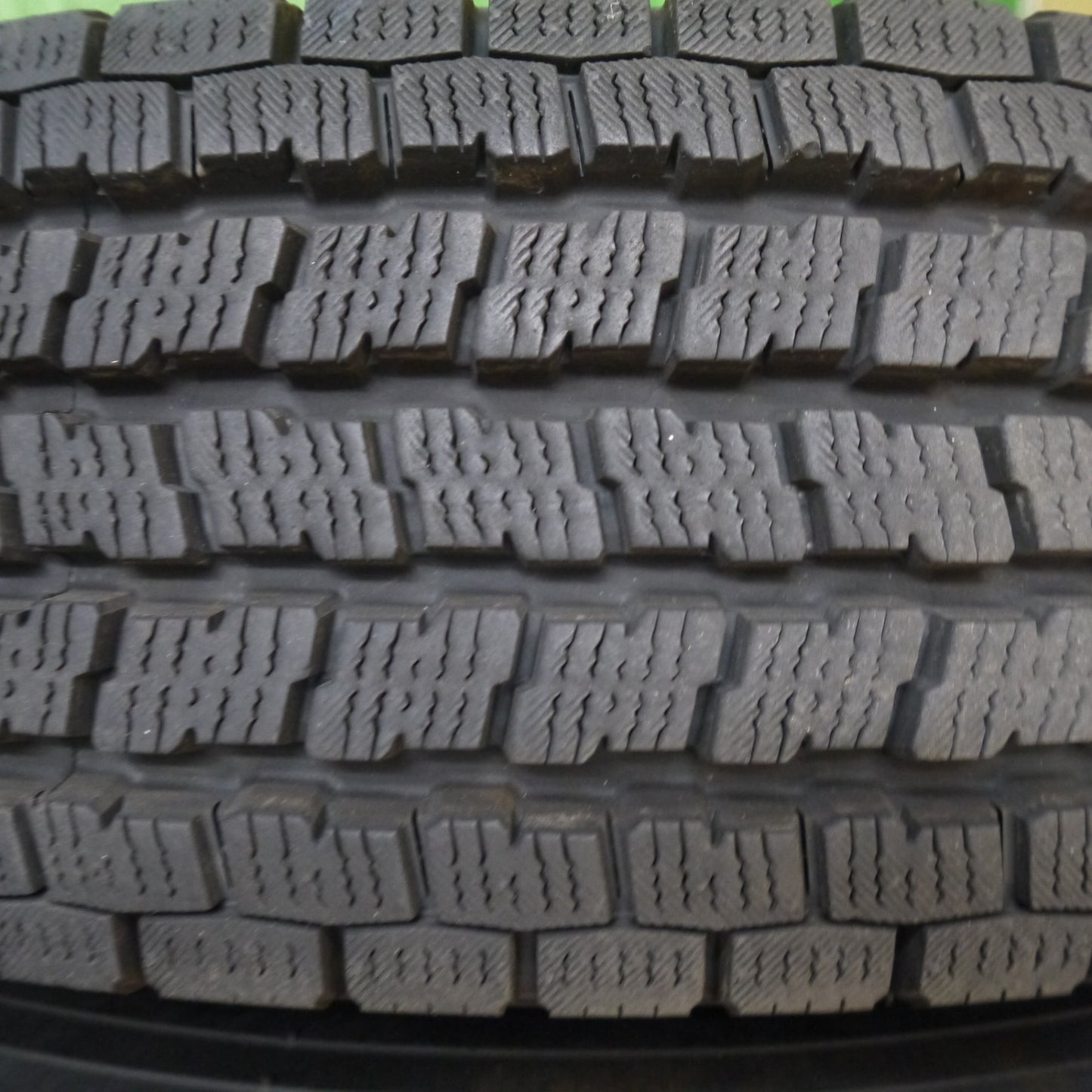 バリ溝！24年！キレイ！9.5分以上★スタッドレス 165/80R14 97/95N ヨコハマ アイスガード iG91 VICENTE-06 ヴィセンテ 14インチ PCD114.3/4H★5112603Hス