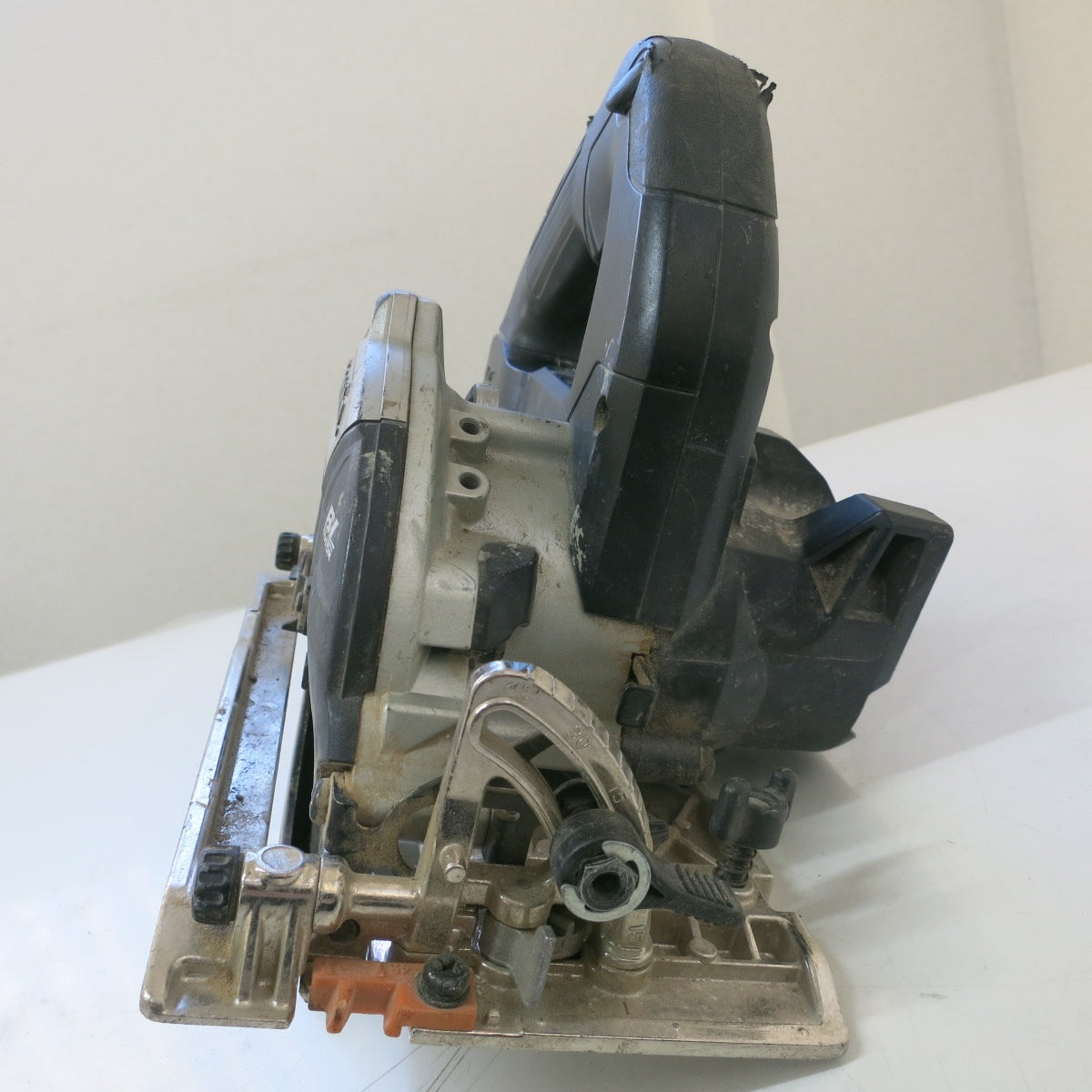 [送料無料] ◆マキタ 充電式 マルノコ 125mm 18V HS474D バッテリー 付き 丸のこ 丸ノコ 丸鋸 木工 超硬 電動 工具◆