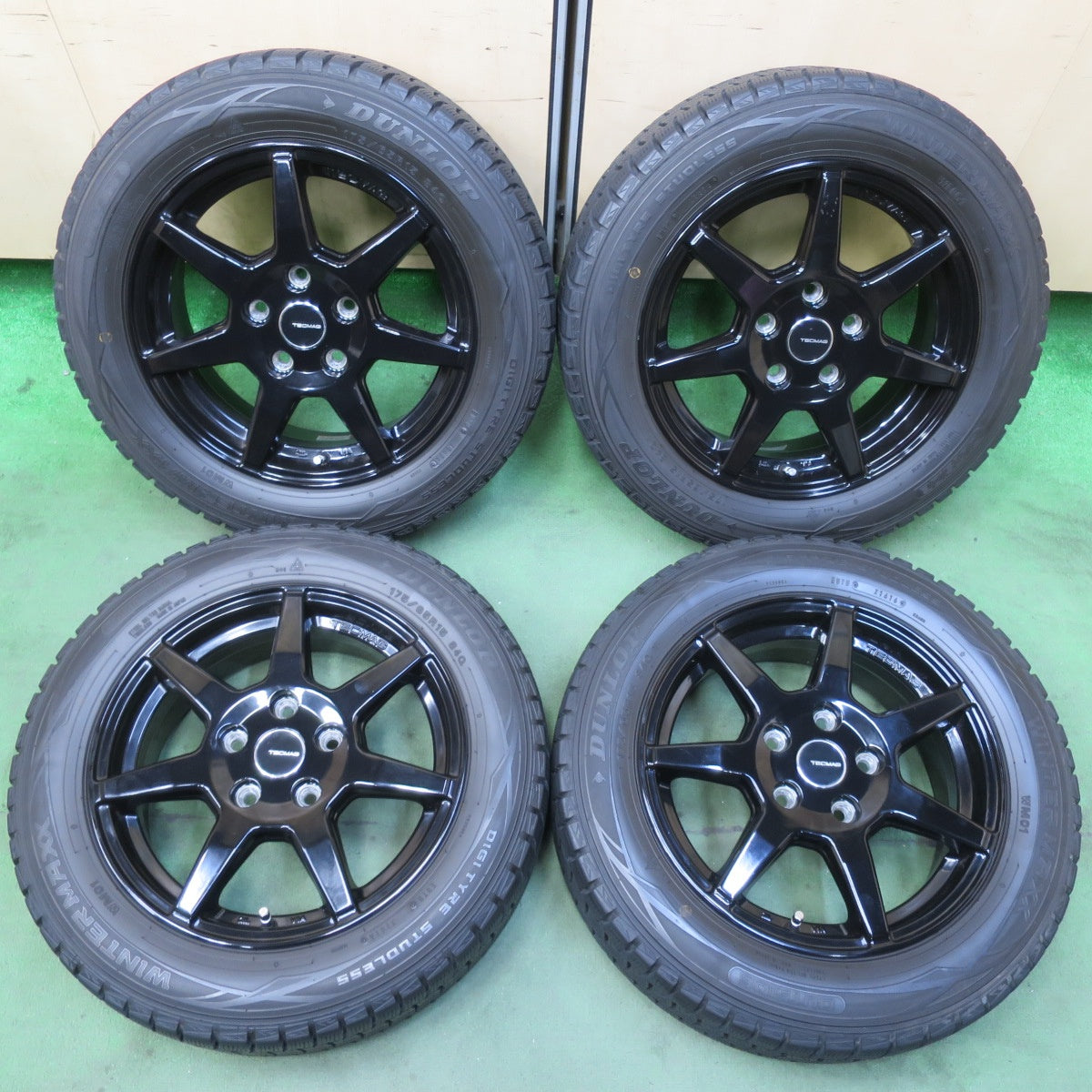 バリ溝！9分★BMW MINI 等 TECMAG 175/65R15 スタッドレス ダンロップ ウインターマックス WM01 テクマグ 15インチ PCD112/5H★5102410イス