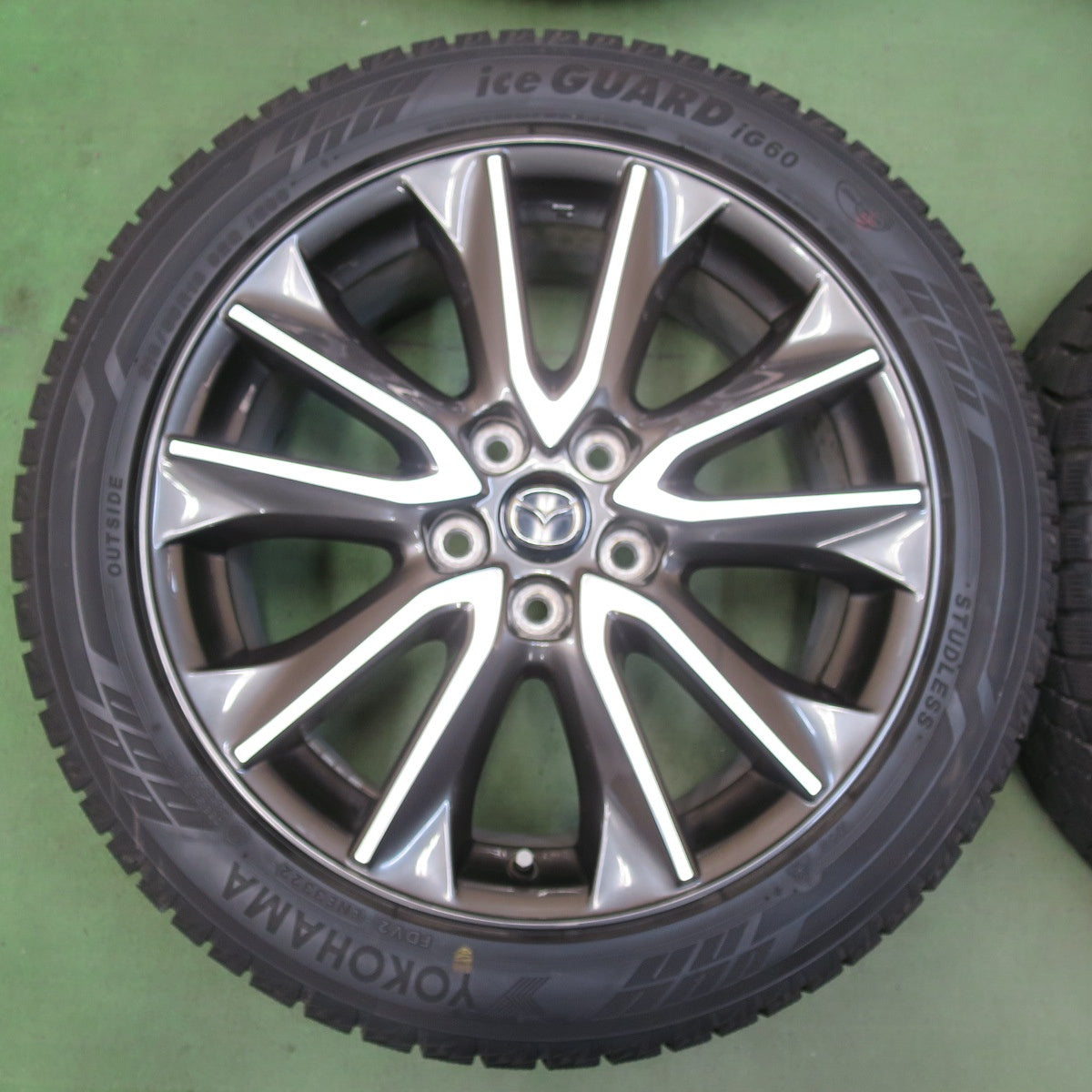 バリ溝！22年！キレイ！9分★マツダ CX-3 純正 215/50R18 スタッドレス ヨコハマ アイスガード iG60 18インチ CX3 PCD114.3/5H★5111203イス