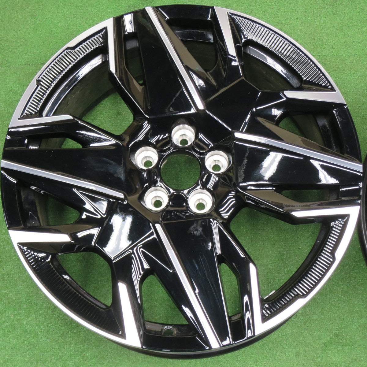 キレイ★プジョー 3008 現行 純正 ホイール 19インチ 19×7.5J PCD108/5H★6022202NKホ