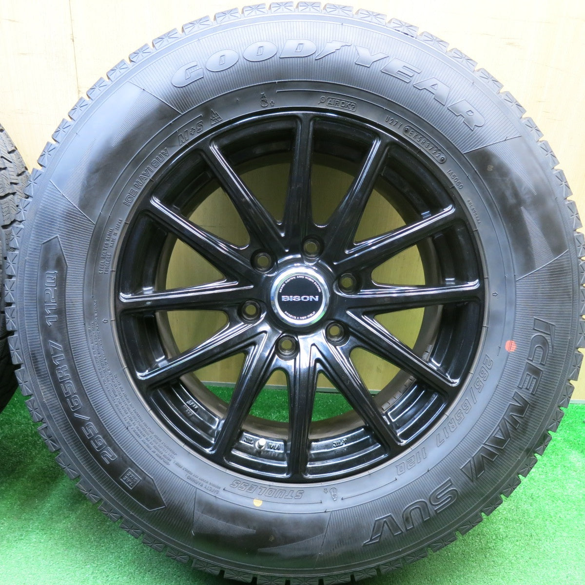 ほぼ未使用！22年！キレイ★スタッドレス 265/65R17 グッドイヤー アイスナビ SUV BISON BN-01 バイソン 17インチ PCD139.7/6H★6011709HAス