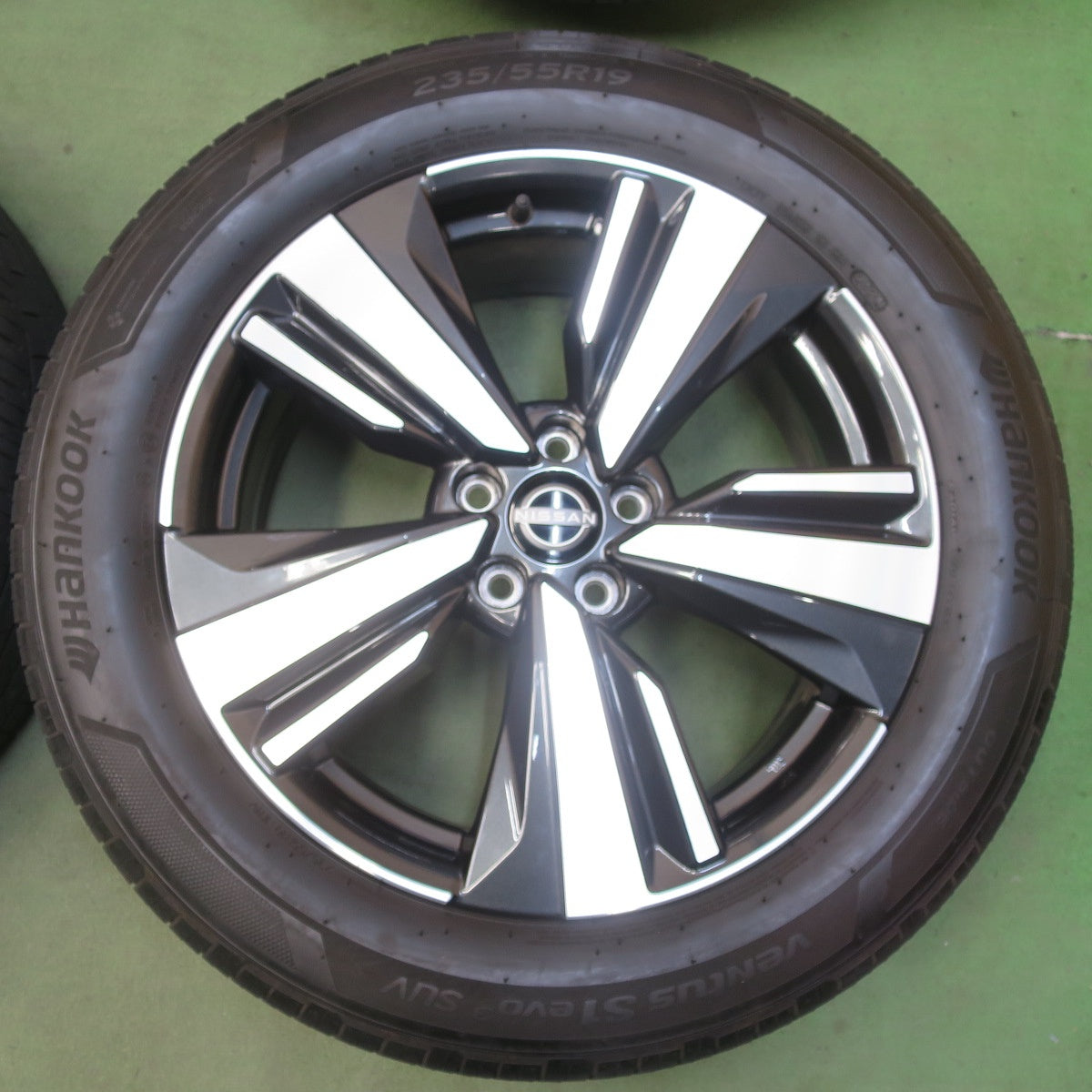 バリ溝！24年！キレイ！ほぼ10分◎日産 T33 エクストレイル 純正 235/55R19 ハンコック ベンタス S1 evo3 SUV 19インチ PCD114.3/5H◎6080504IMノ