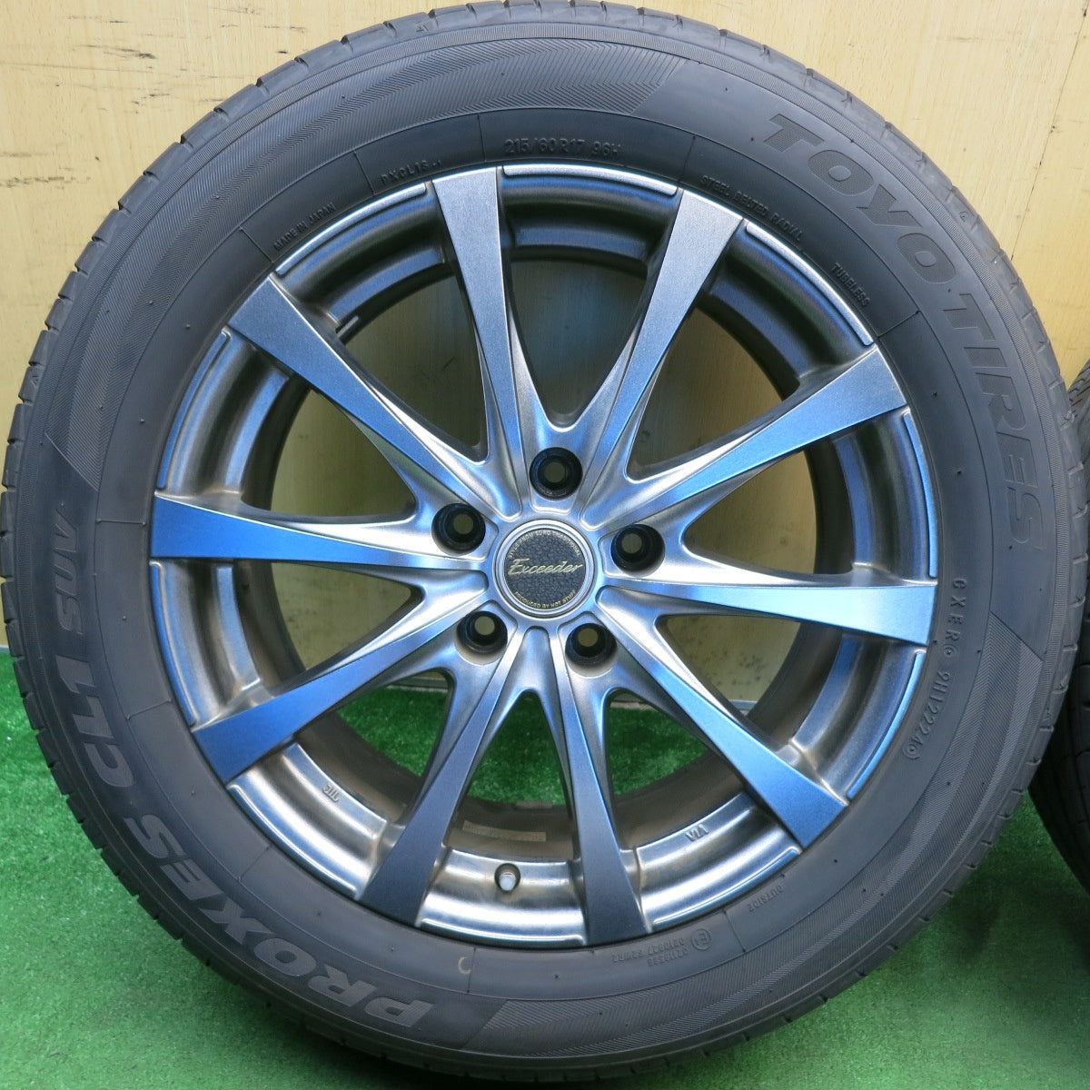 バリ溝！24年！キレイ！9.5分◎215/60R17 トーヨー プロクセス CL1 SUV Exceeder エクシーダー 17インチ PCD114.3/5H◎6092402HAノ