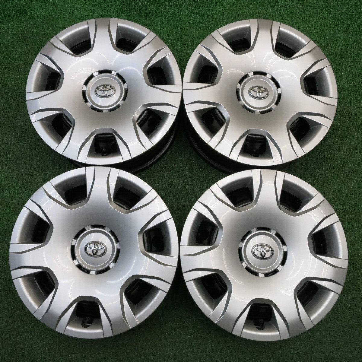 キレイ★トヨタ 200系 ハイエース 純正 ホイール 15インチ 15×6J PCD139.7/6H★5112503HAホ