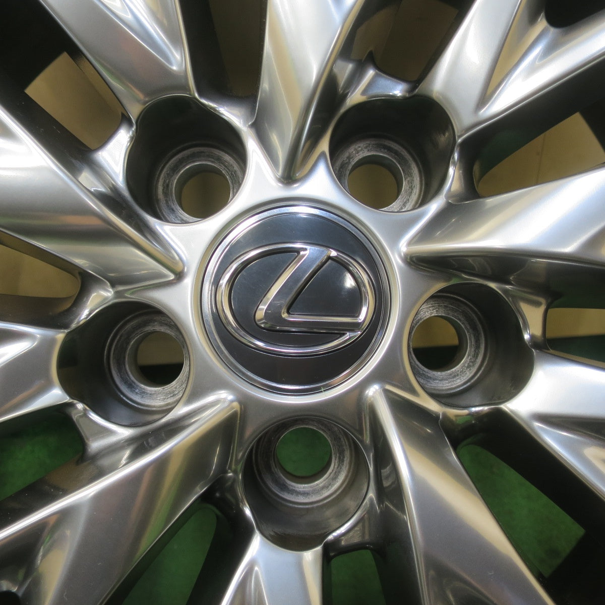 センサー付！バリ溝！24年！キレイ！ほぼ10分◎レクサス LS 500 h 純正 245/50R19 スタッドレス ヨコハマ アイスガード iG60 Z・P・S ランフラット 19インチ PCD120/5H◎6070201イス