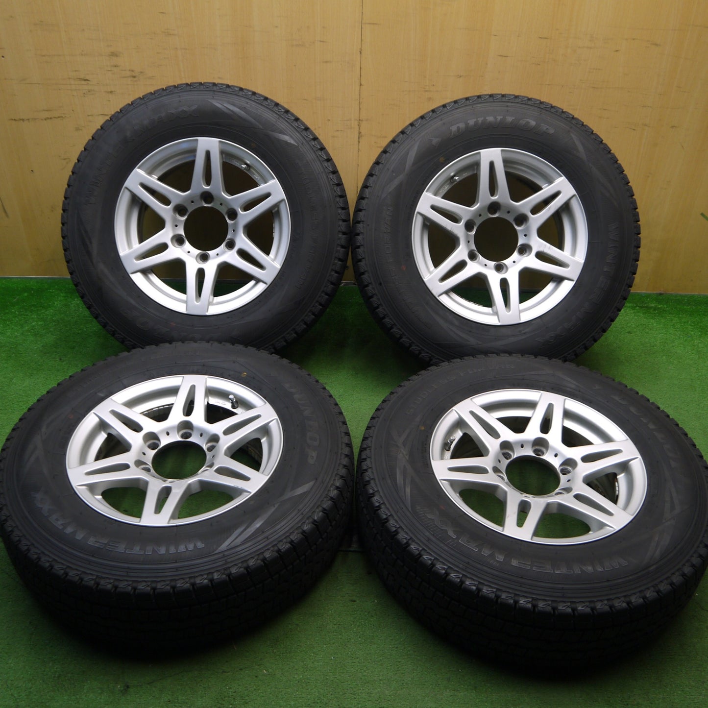 バリ溝！9.5分★スタッドレス 195/80R15 107/105L ダンロップ ウインターマックス SV01 社外 アルミ 15インチ PCD139.7/6H★5061102Hス