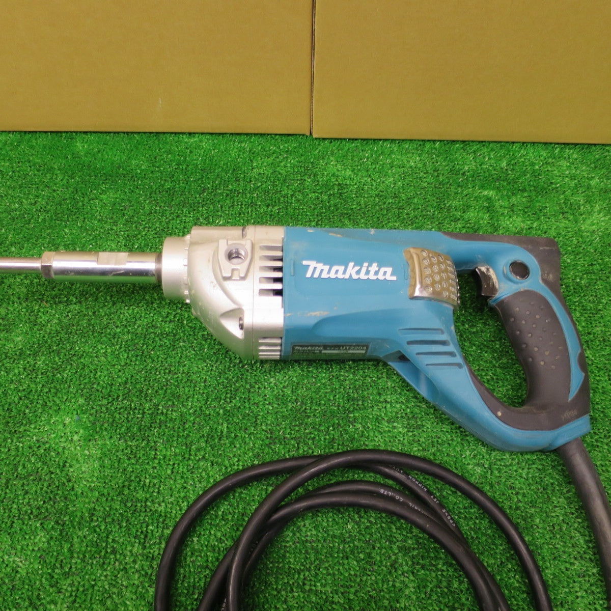 [送料無料] ◆マキタ カクハン 機 UT2204 電動 工具 カクハン機 撹拌機 かくはん機 コード式 Makita◆