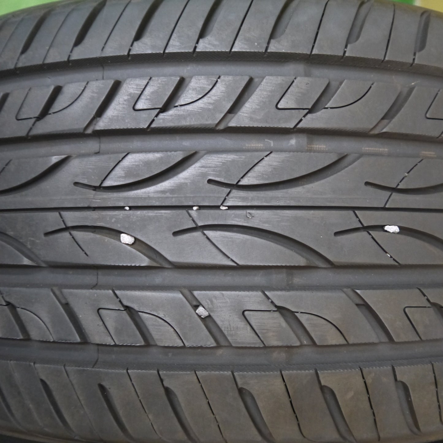 バリ溝！24年！9.5分★245/40R19 ヨコハマ AVID ENVigor タイヤ エンビガー 19インチ アルファード ヴェルファイア 等★5062305Hノタ