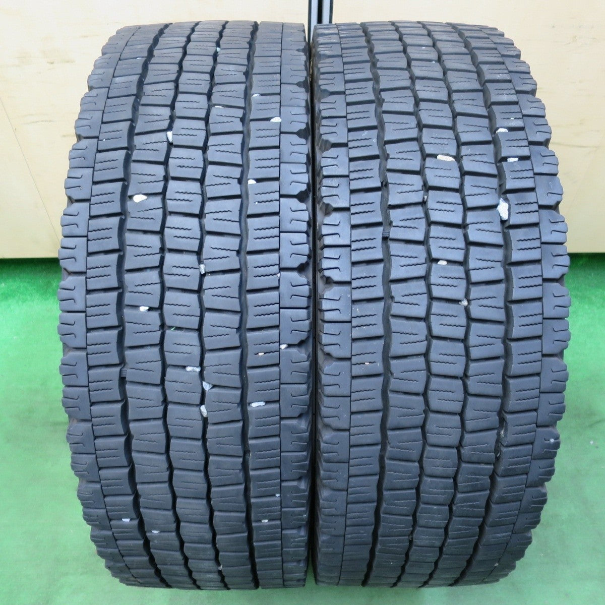 2本価格！23年★トラック タイヤ 245/70R19.5 136/134J スタッドレス ダンロップ デクテス SP081 DECTES 19.5インチ★4102106イスタ