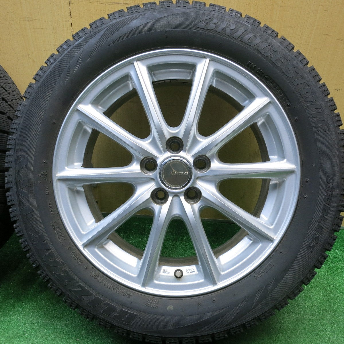 キレイ★プリウス 等 205/55R16 スタッドレス ブリヂストン ブリザック VRX ECO FORME エコフォルム 16インチ PCD100/5H★5123106HAス