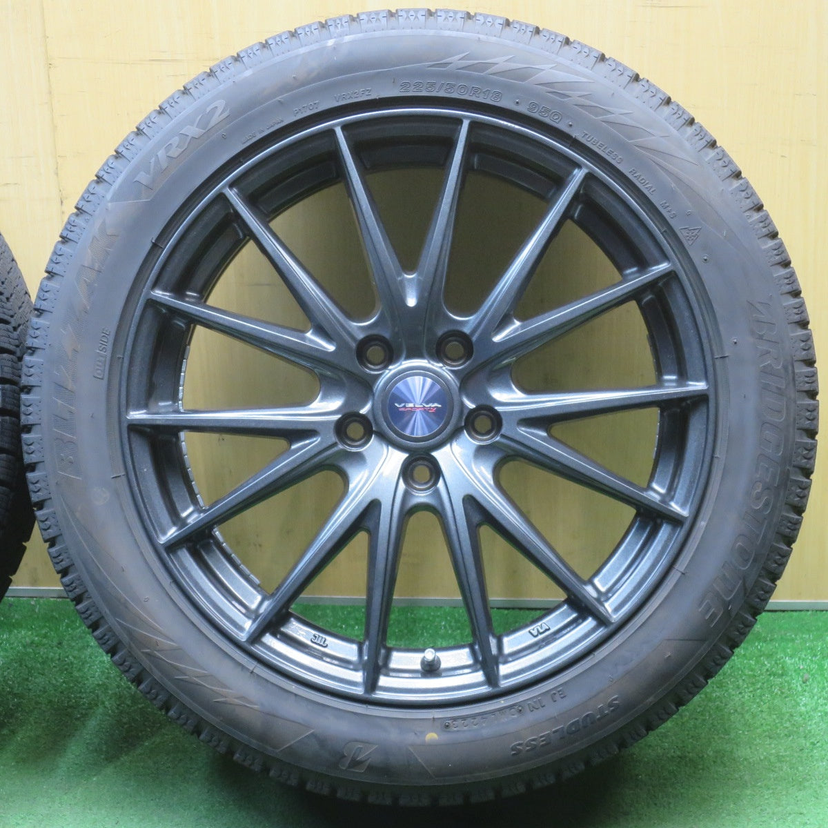 バリ溝！23年！キレイ！9.5分★スタッドレス 225/50R18 ブリヂストン ブリザック VRX2 VELVA SPORTZ ヴェルヴァ 18インチ PCD114.3/5H★6042905NJス