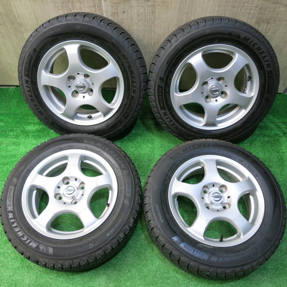 ほぼ未使用！24年 23年★日産 マーチ 等 165/70R14 スタッドレス ミシュラン X-ICE SNOW 社外 アルミ 14インチ PCD100/4H★5113020HAス