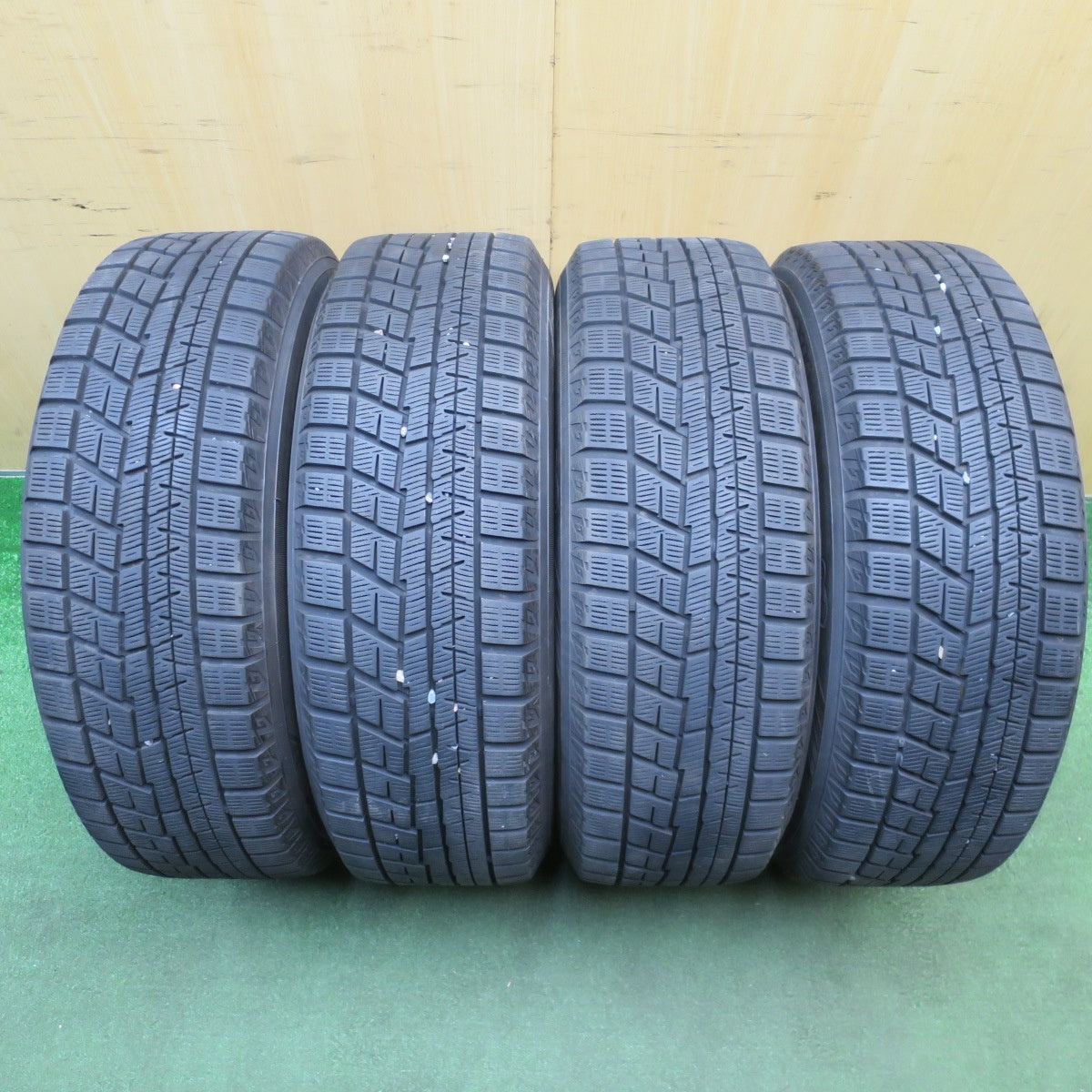 バリ溝！キレイ！9分★スタッドレス 205/60R16 ヨコハマ アイスガード iG60 GRASS グラス 16インチ PCD114.3/5H★6021803NJス