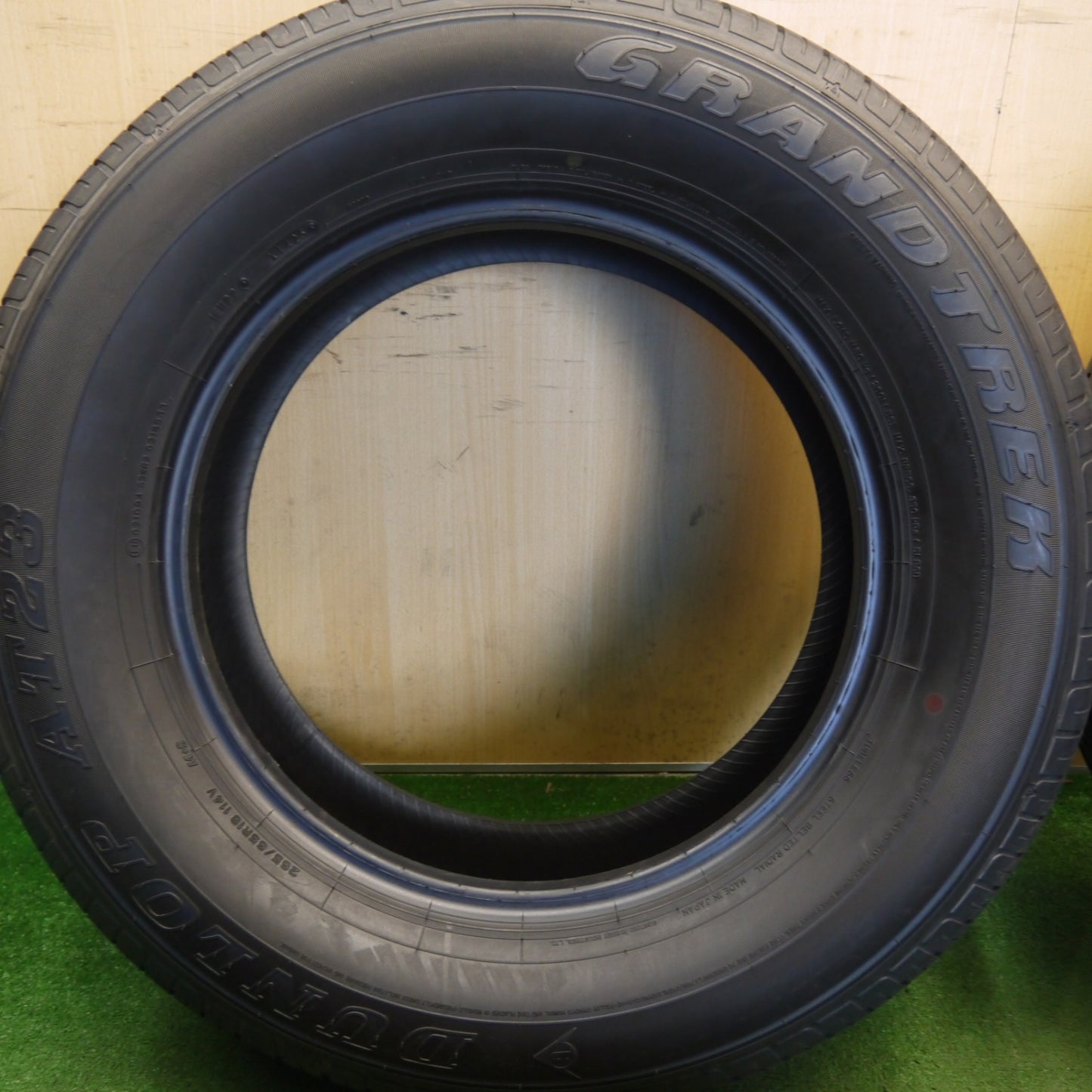新車外し！25年★265/65R18 ダンロップ AT23 グラントレック タイヤ 18インチ ランクル 250 300 等★6060304Hノタ