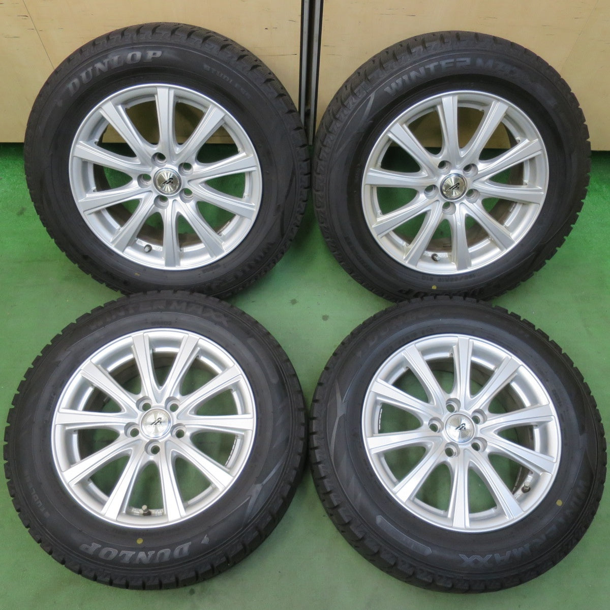 バリ溝！23年！9.5分以上★プリウス 等 195/65R15 スタッドレス ダンロップ ウインターマックス WM02 AZ SPORTS AZスポーツ 15インチ PCD100/5H★5123014イス