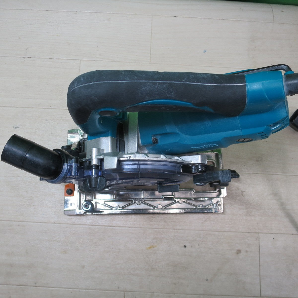 [送料無料] ☆マキタ 125mm 防じん マルノコ KS5200FX 電動 工具 切断機 木工用 超硬 丸のこ 丸ノコ 丸鋸 makita 100V☆
