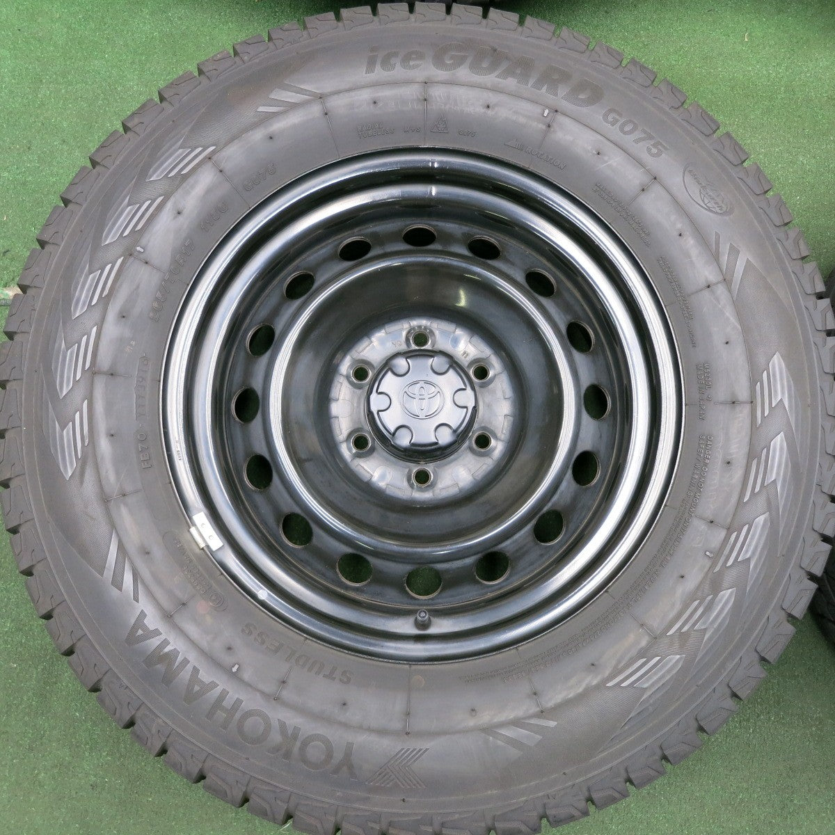 *送料無料* バリ溝！9分★トヨタ FJクルーザー 純正 スチール 265/70R17 スタッドレス ヨコハマ アイスガード G075 PCD139.7/6H★4051704HAス
