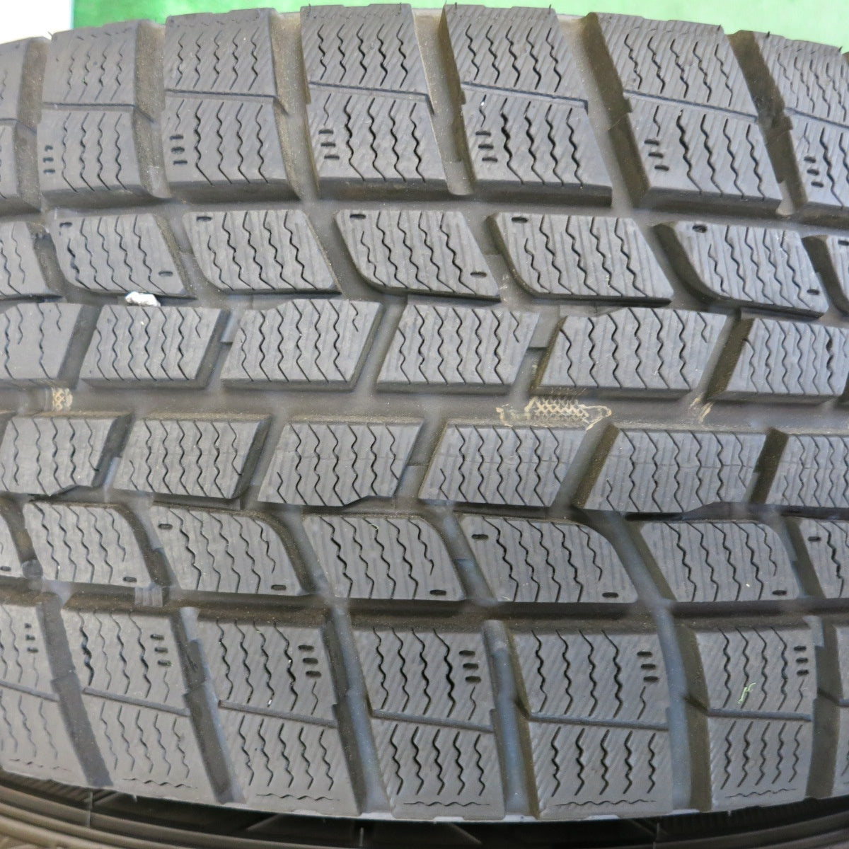 バリ溝！ほぼ10分★スタッドレス 215/65R16 グッドイヤー アイスナビ6 SCHNEIDER シュナイダー 16インチ PCD114.3/5H★6060403HAス