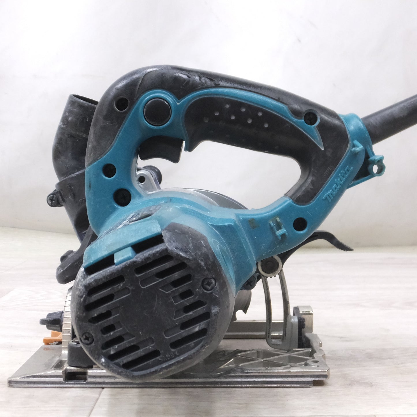 [送料無料] ◆マキタ 100mm 防じん マルノコ KS4000FX 100V 丸のこ 丸ノコ 電動 工具◆
