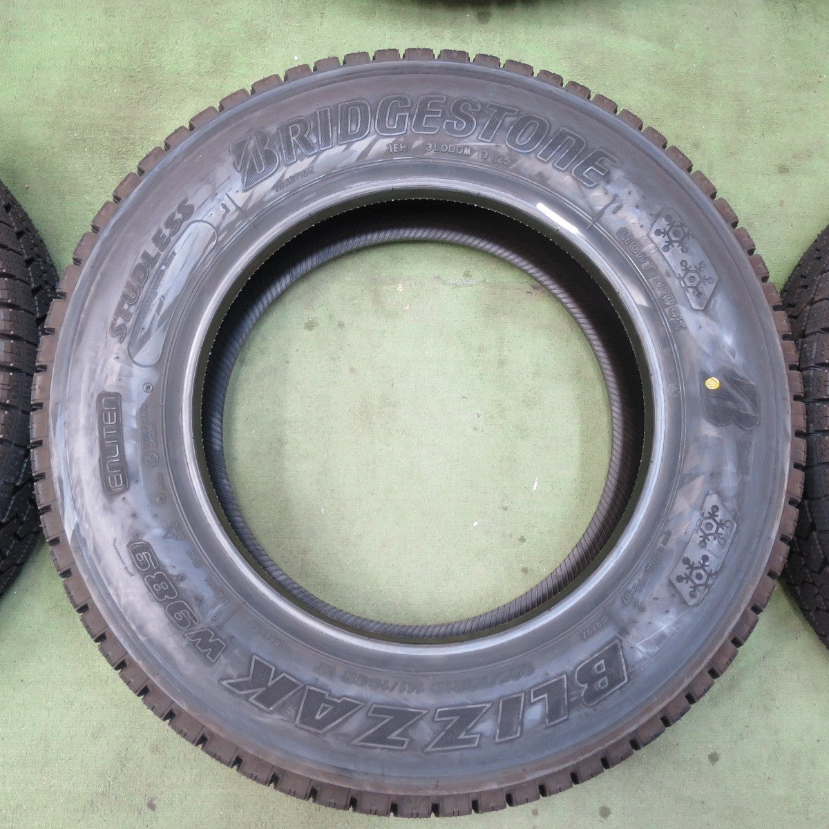 未使用！25年！6本★トラック タイヤ 205/70R16 111/109N スタッドレス ブリヂストン ブリザック W989 16インチ★6010704イスタ