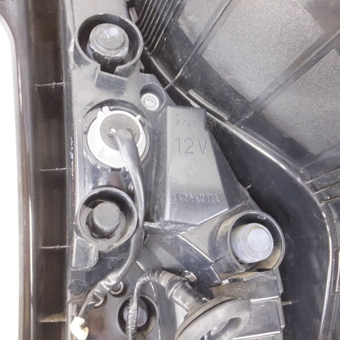 [送料無料] 美品◆トヨタ アクア NHP10 中期 純正 テール ライト ランプ 左 STANLEY 52-297◆