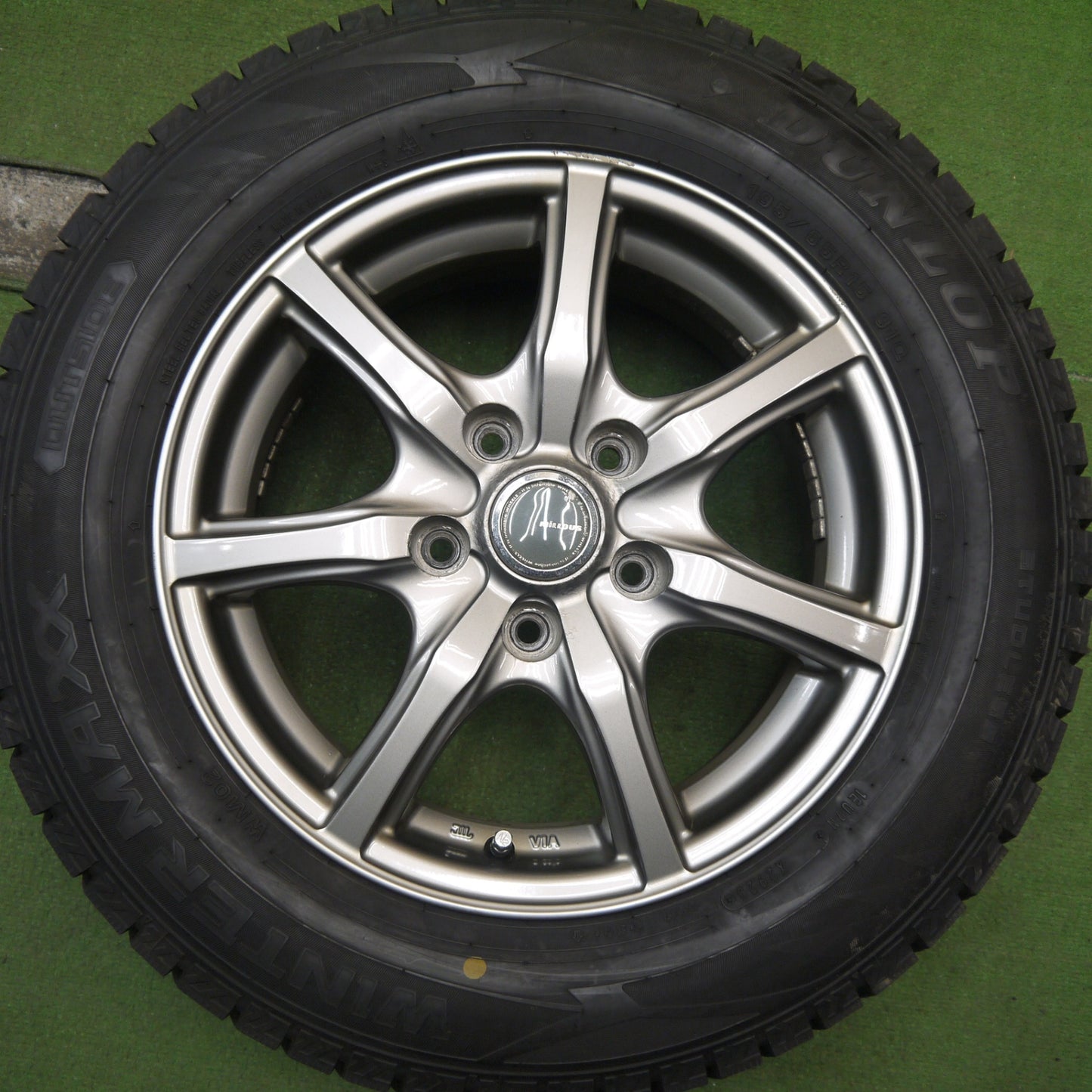 バリ溝！23年！9.5分以上★スタッドレス 195/65R15 ダンロップ ウインターマックス WM02 MiLLOUS ミルアス 15インチ PCD114.3/5H★5080104Hス