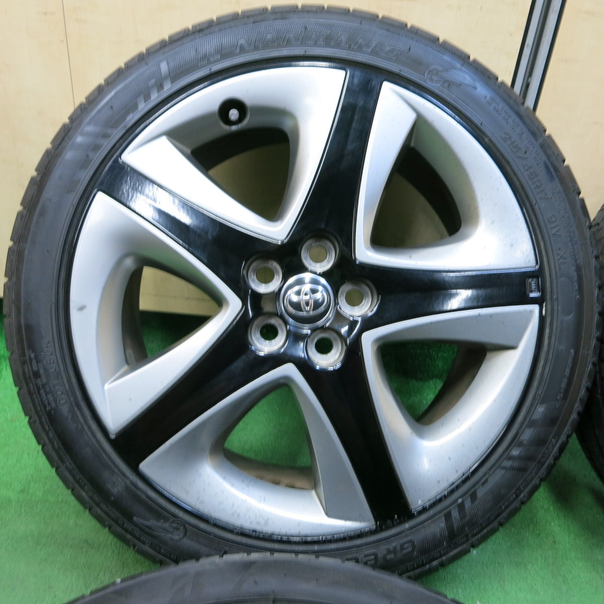 *送料無料* バリ溝！22年！9.5分★トヨタ 50系 プリウス ツーリング 純正 215/45R17 ブリヂストン エコピア NH200 ナンカン GREAN/SPORT PCD100/5H★4091305SYノ
