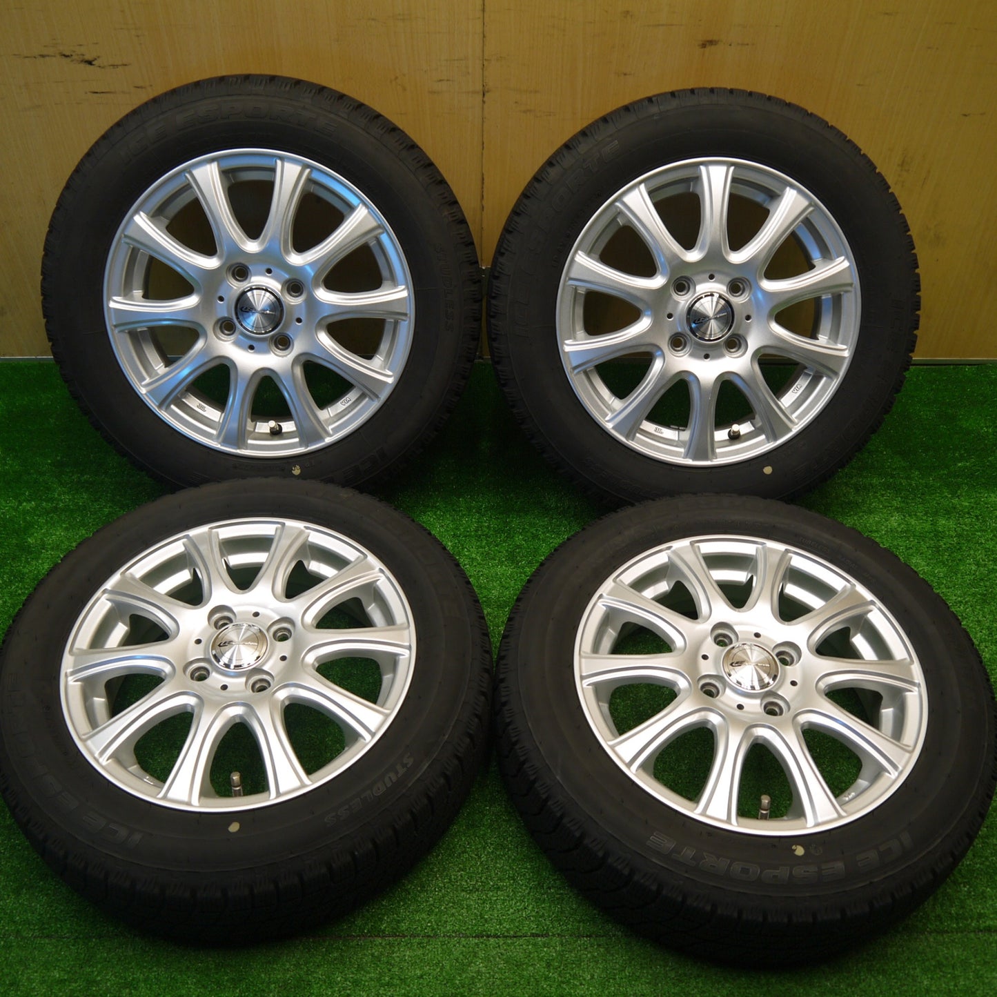 バリ溝！22年！8.5分★スタッドレス 155/65R14 アイスエスポルテ LAUFBAHN ラウフバーン 14インチ PCD100/4H★5101003Hス