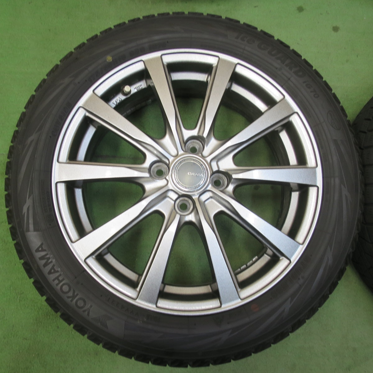 キレイ★スタッドレス 175/60R16 ヨコハマ アイスガード iG70 GRASS グラス 16インチ PCD100/4H★5123015イス