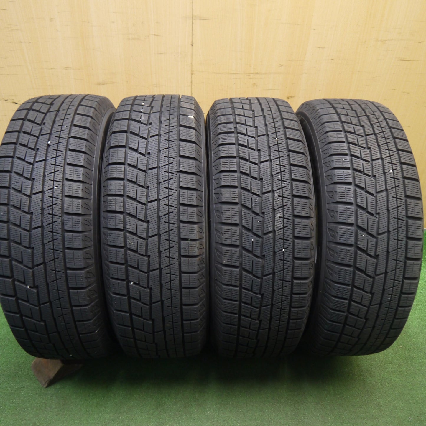超バリ溝！22年！ほぼ10分★スタッドレス 215/60R16 ヨコハマ アイスガード iG60 ravrion ラブリオン 16インチ PCD114.3/5H★6021004Hス